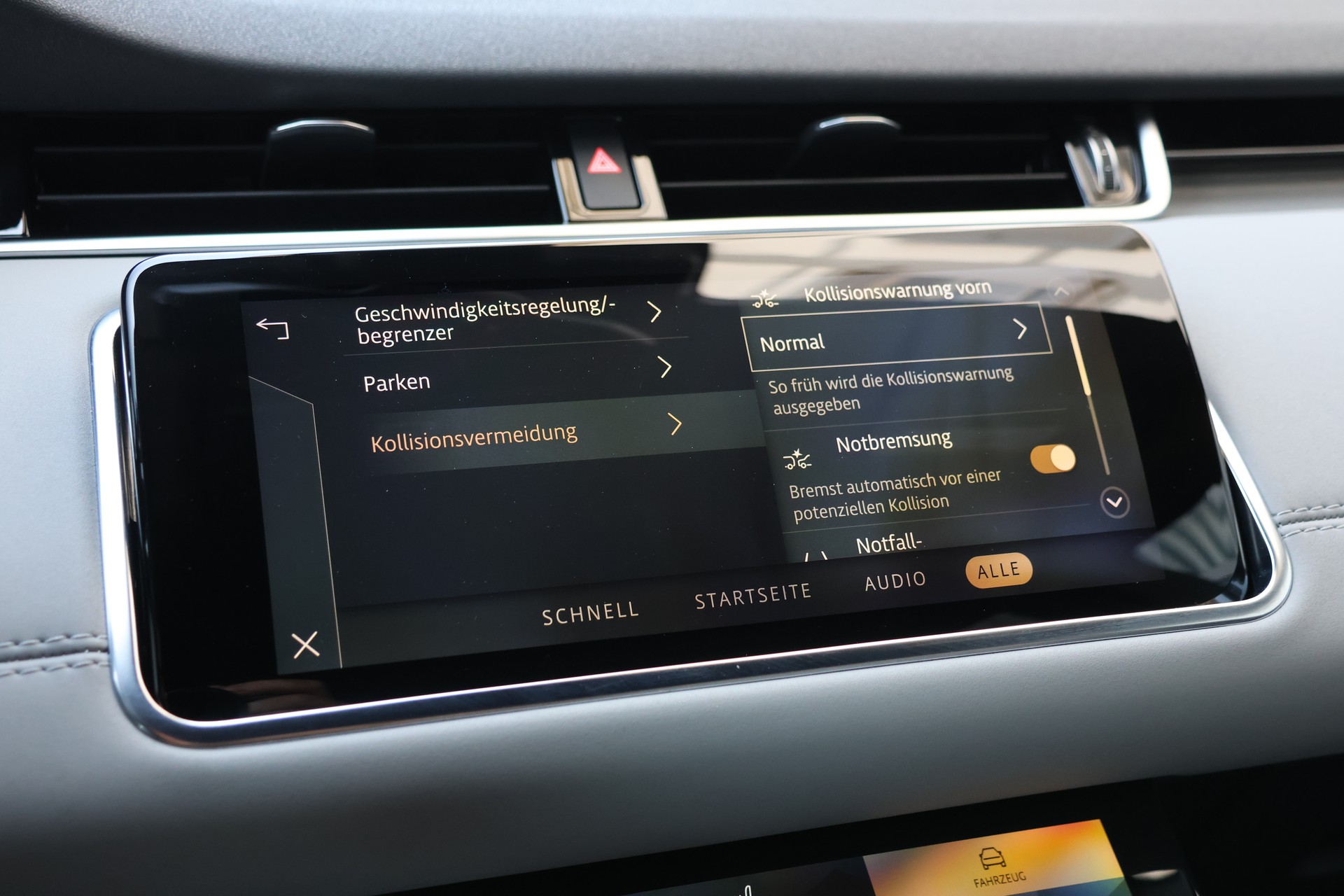 LAND ROVER Range Rover Evoque P 200 MHEV SE AT9 (CH)-image-30