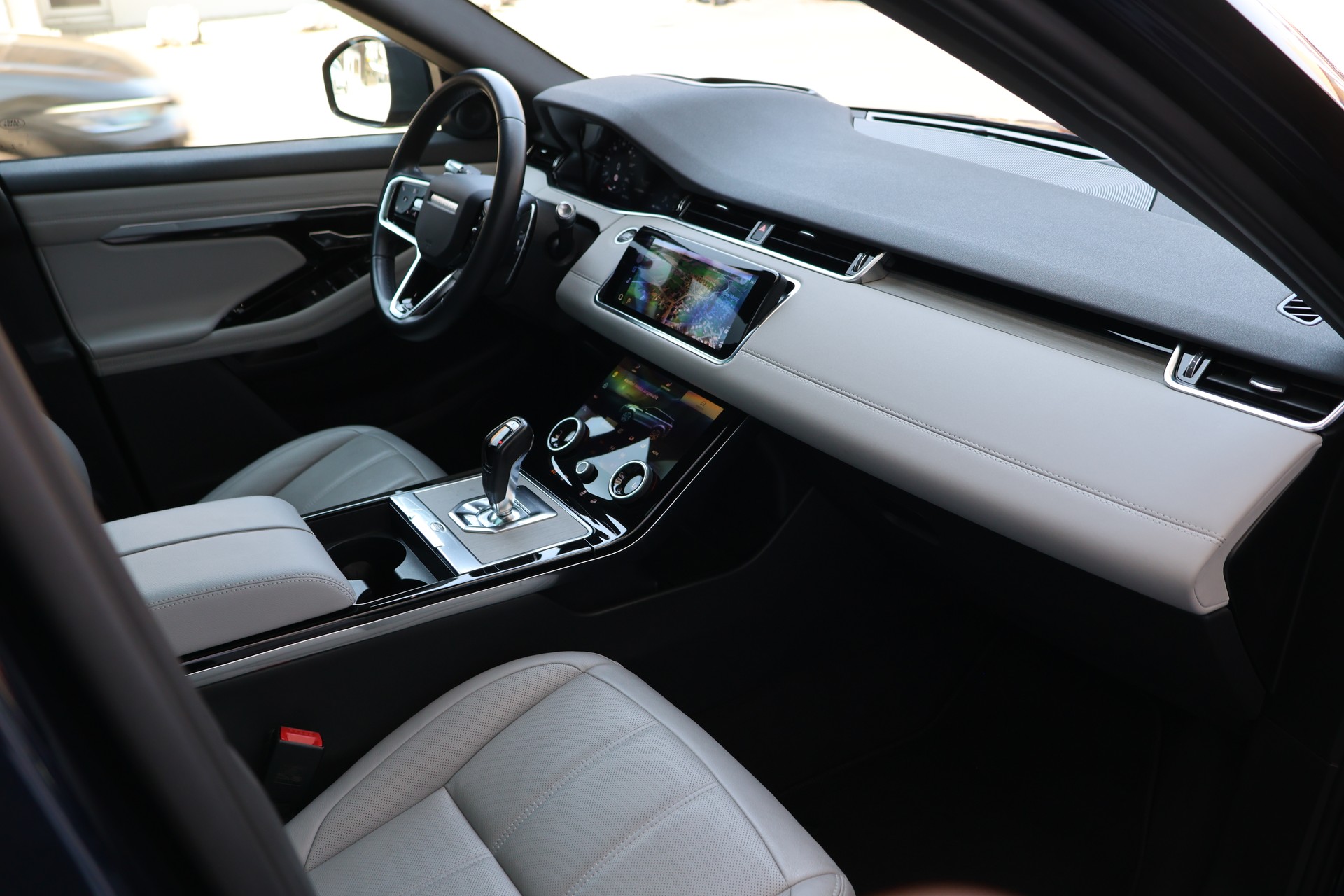 LAND ROVER Range Rover Evoque P 200 MHEV SE AT9 (CH)-image-16