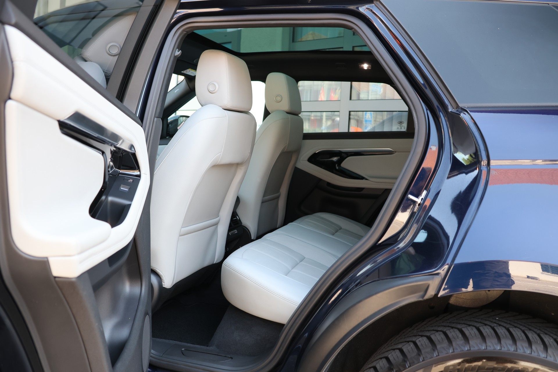 LAND ROVER Range Rover Evoque P 200 MHEV SE AT9 (CH)-image-11