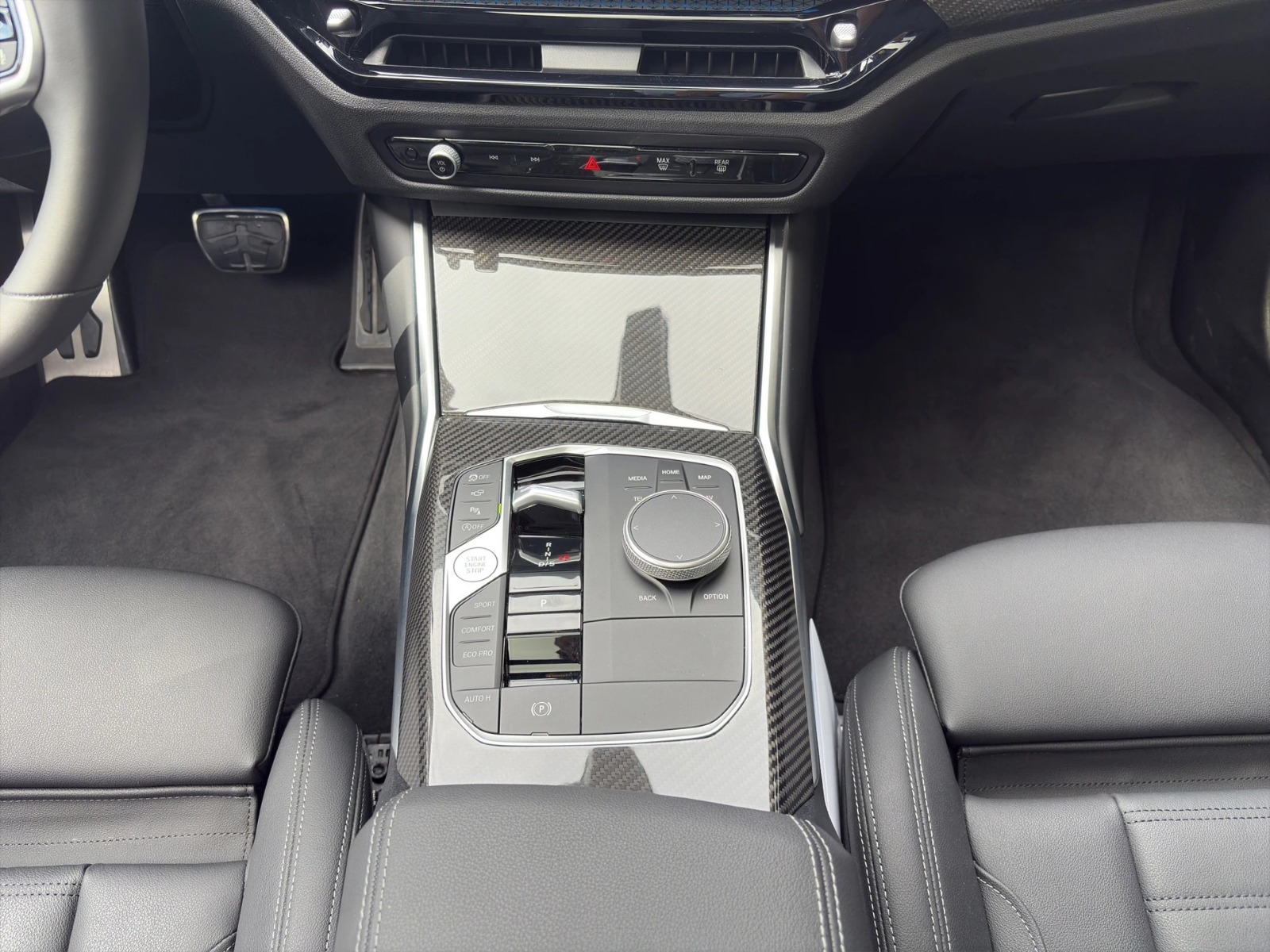 BMW M340i xDrive 48V Touring Steptronic M Sport-image-16