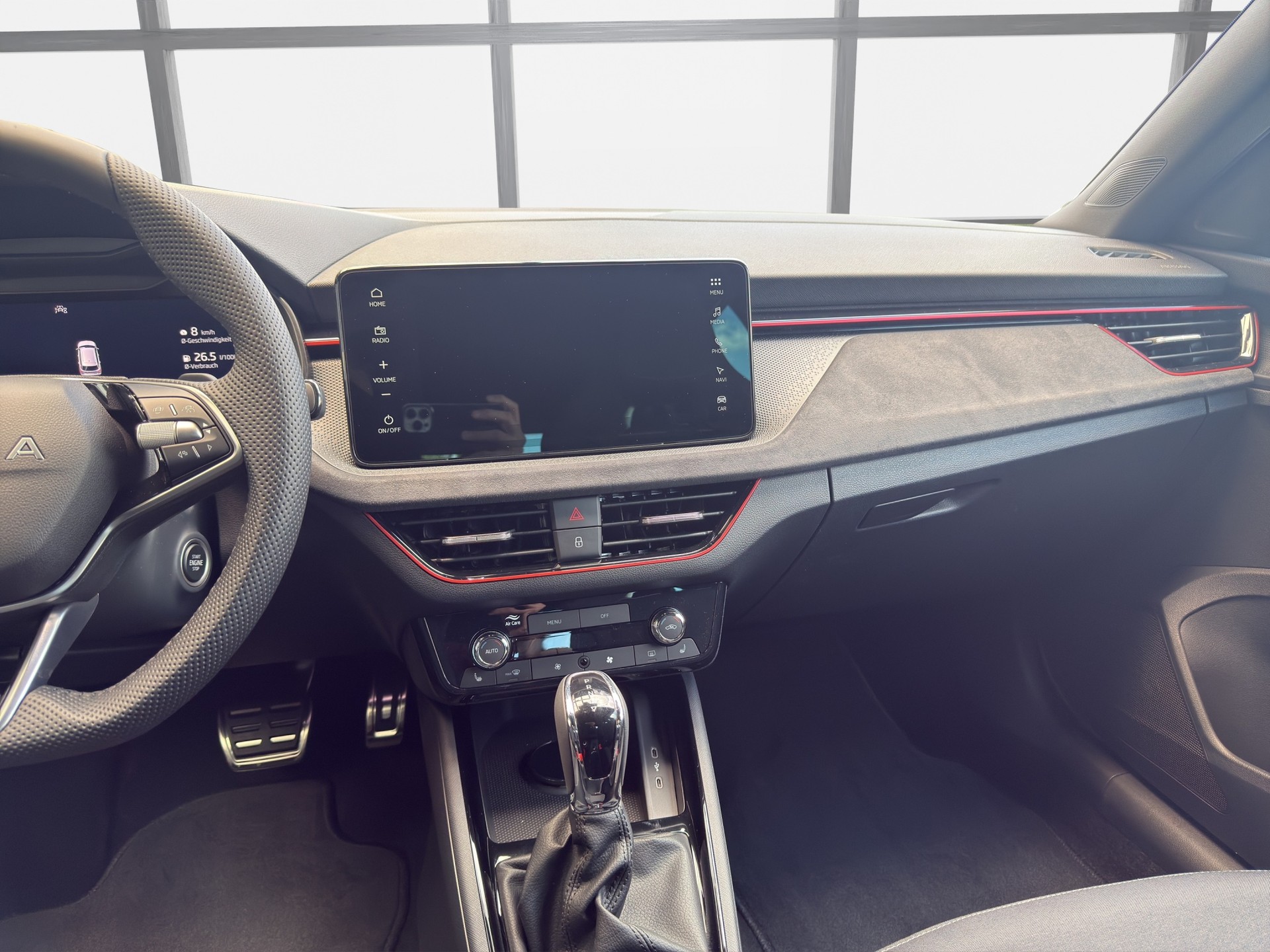 SKODA Kamiq 1.5 TSI Dynamic DSG-image-9