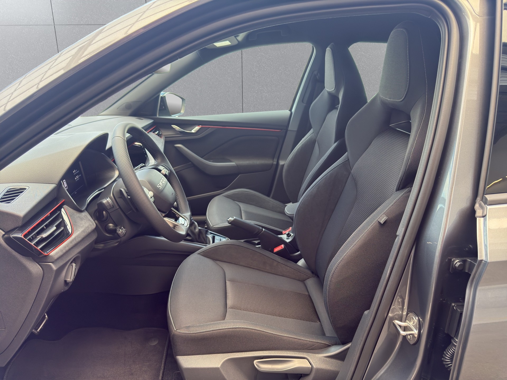 SKODA Kamiq 1.5 TSI Dynamic DSG-image-10