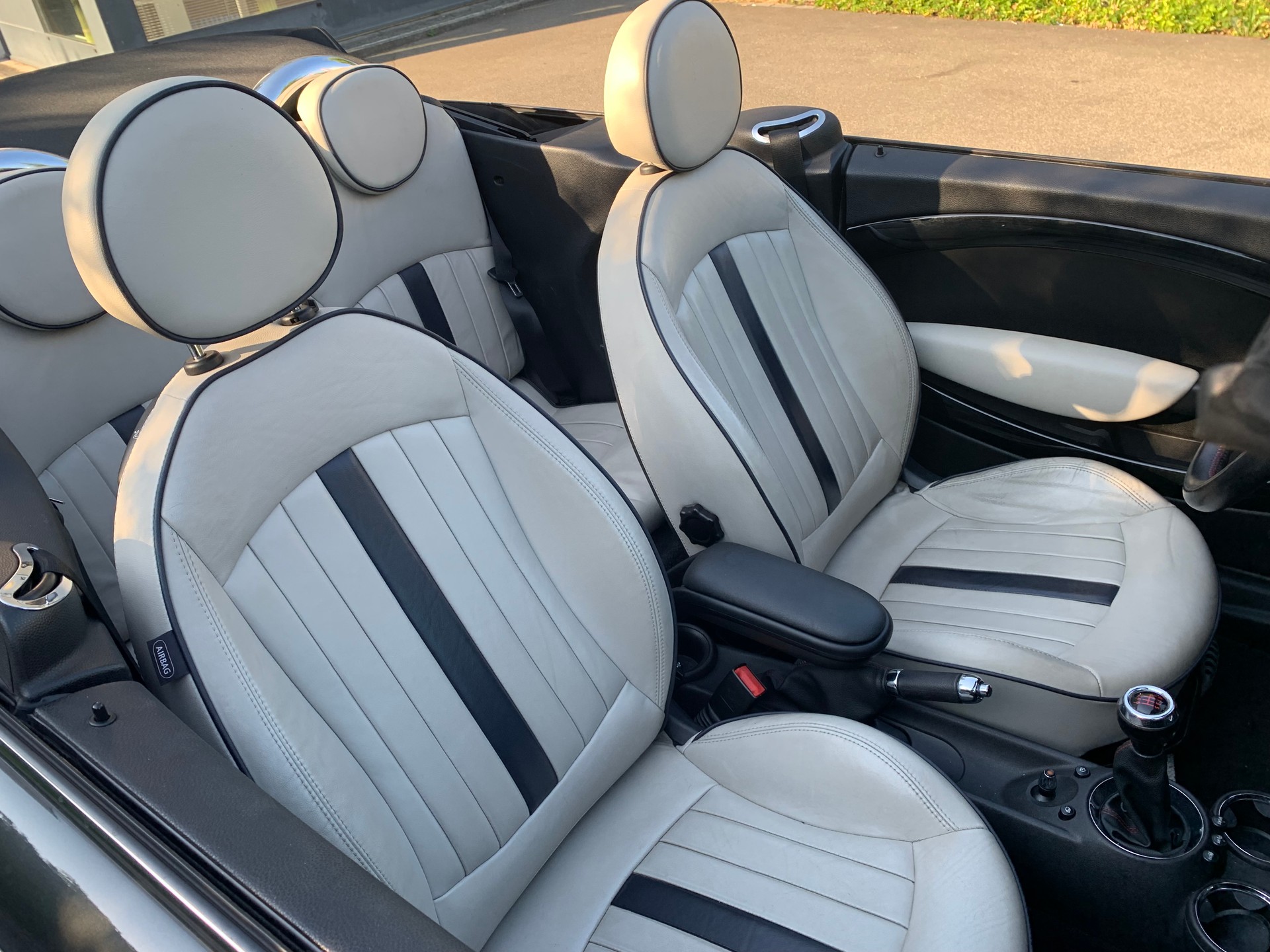 MINI Cooper John Cooper Works Cabriolet-image-4