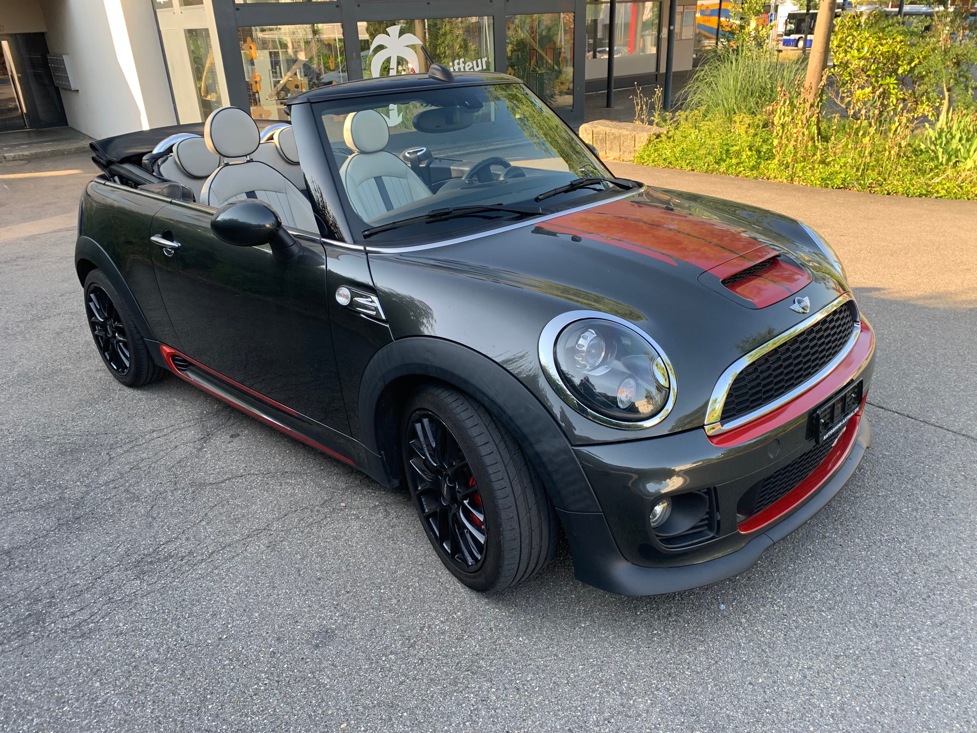 MINI Cooper John Cooper Works Cabriolet-image-5