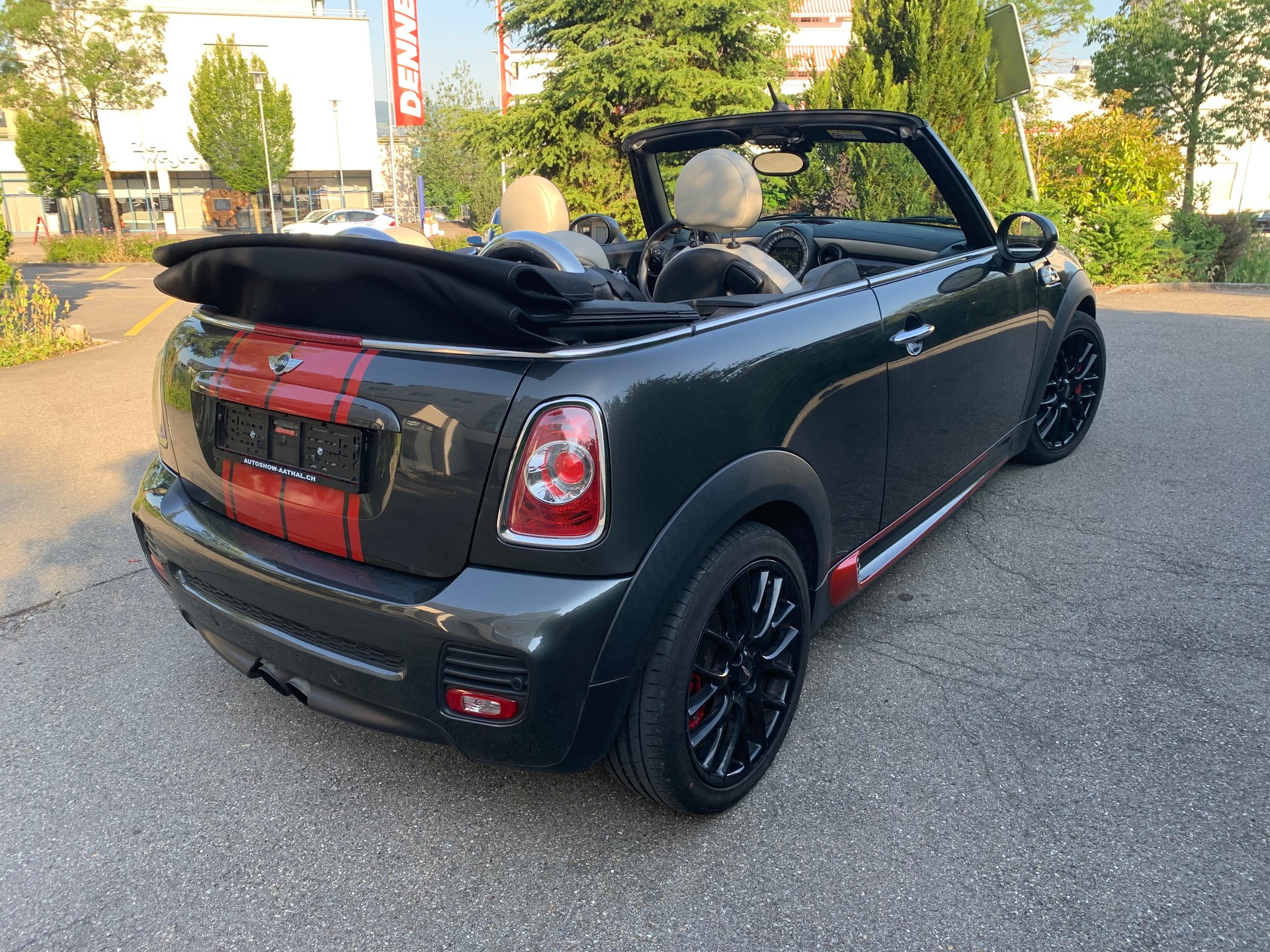 MINI Cooper John Cooper Works Cabriolet-image-6