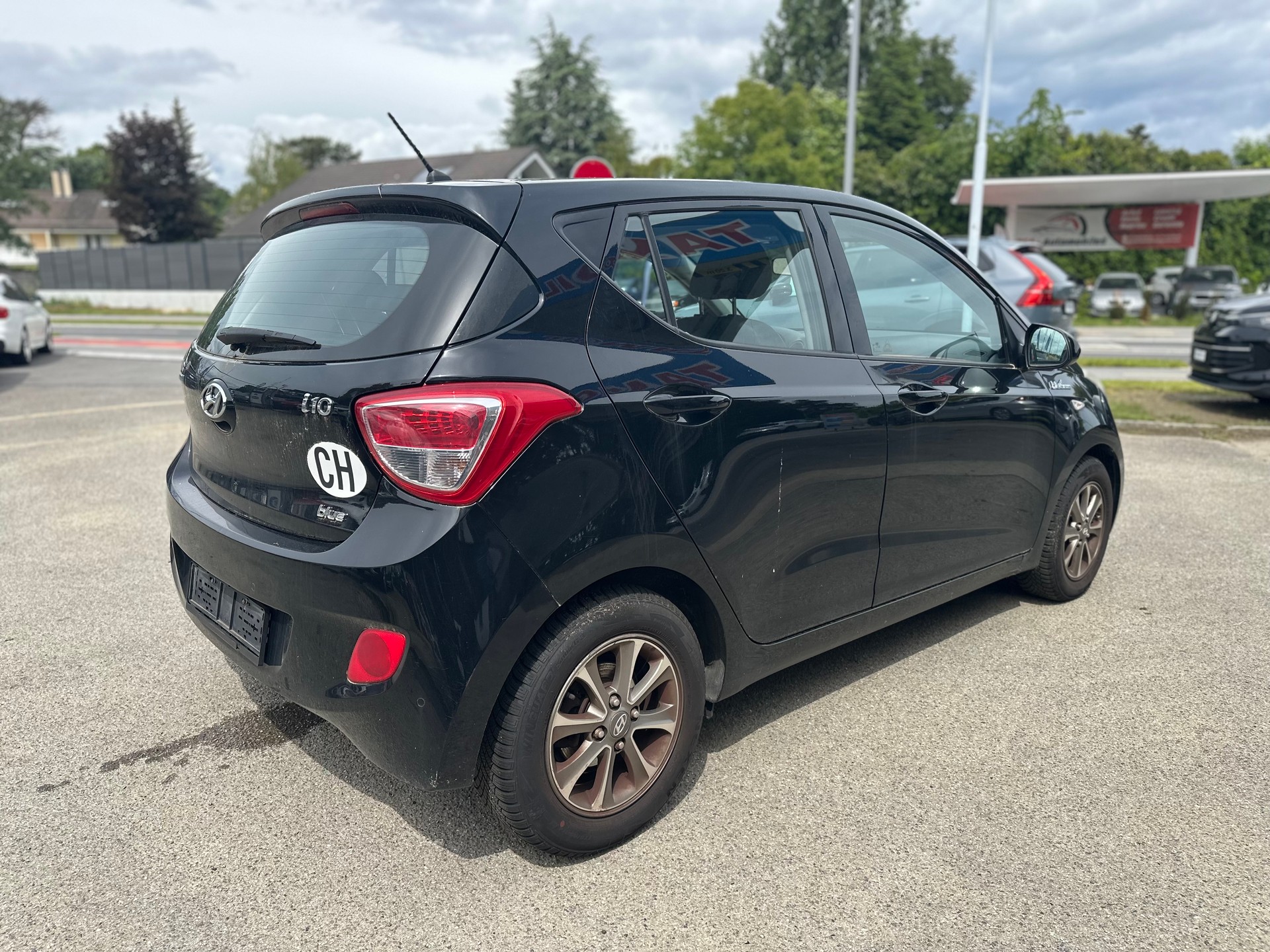 HYUNDAI i10 1.0 Amplia-image-3