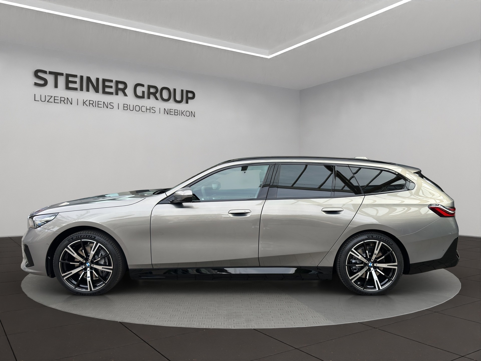 BMW i5 xDrive 40 Touring M Sport-image-7