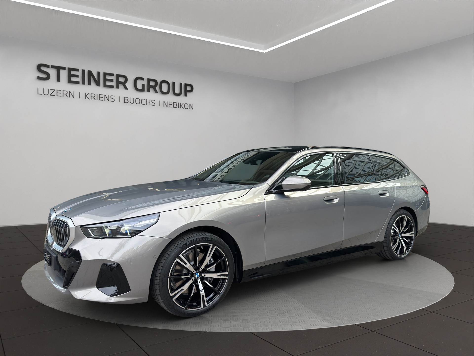 BMW i5 xDrive 40 Touring M Sport-image-0