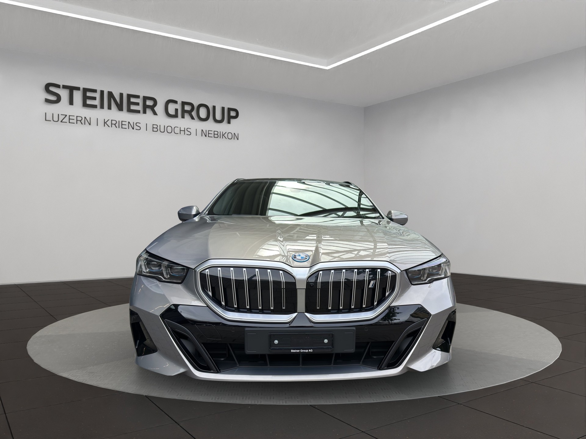BMW i5 xDrive 40 Touring M Sport-image-1