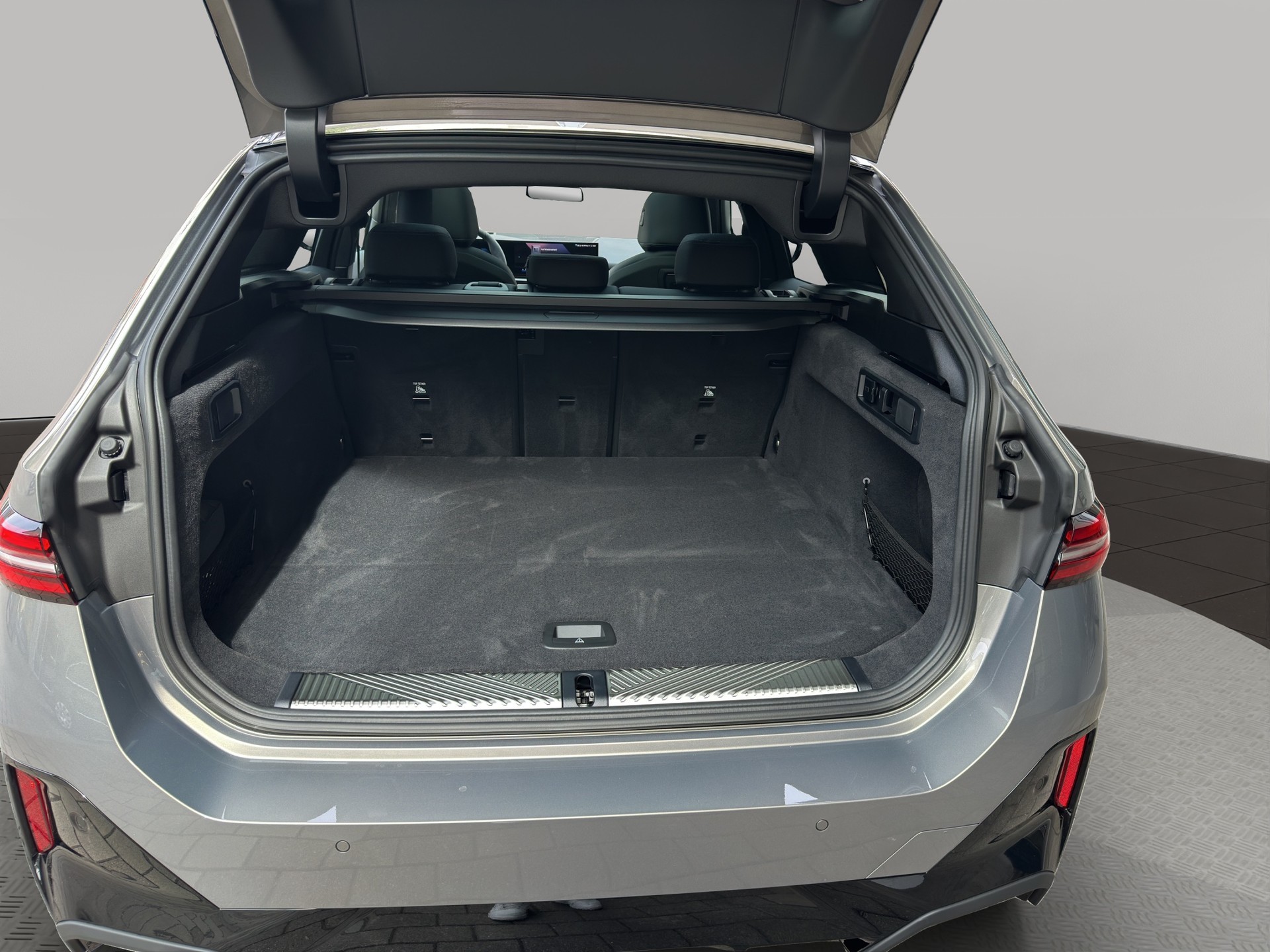 BMW i5 xDrive 40 Touring M Sport-image-18
