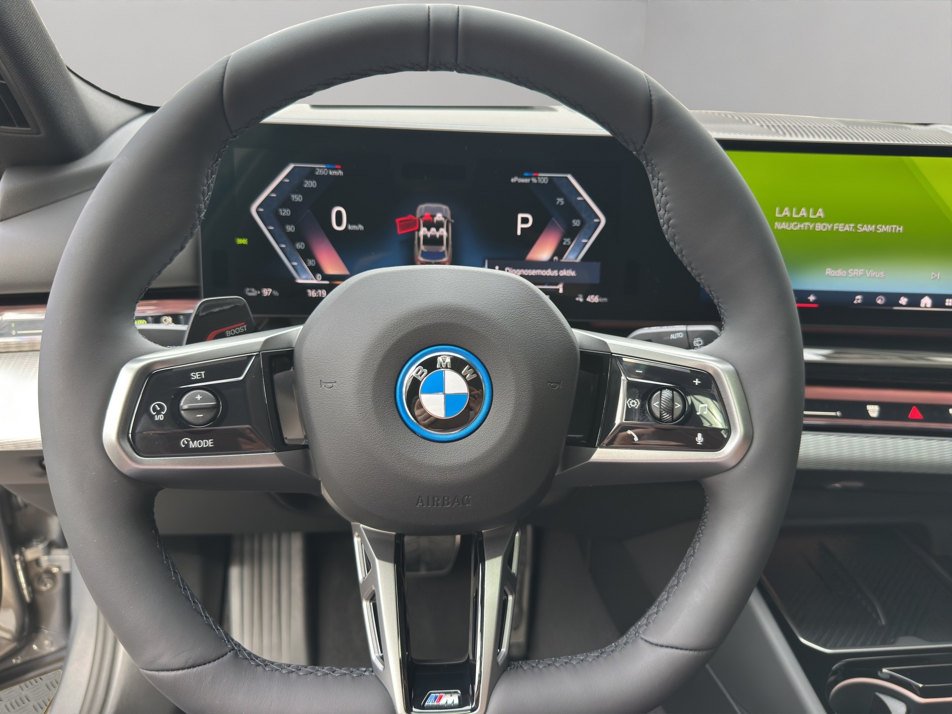 BMW i5 xDrive 40 Touring M Sport-image-12