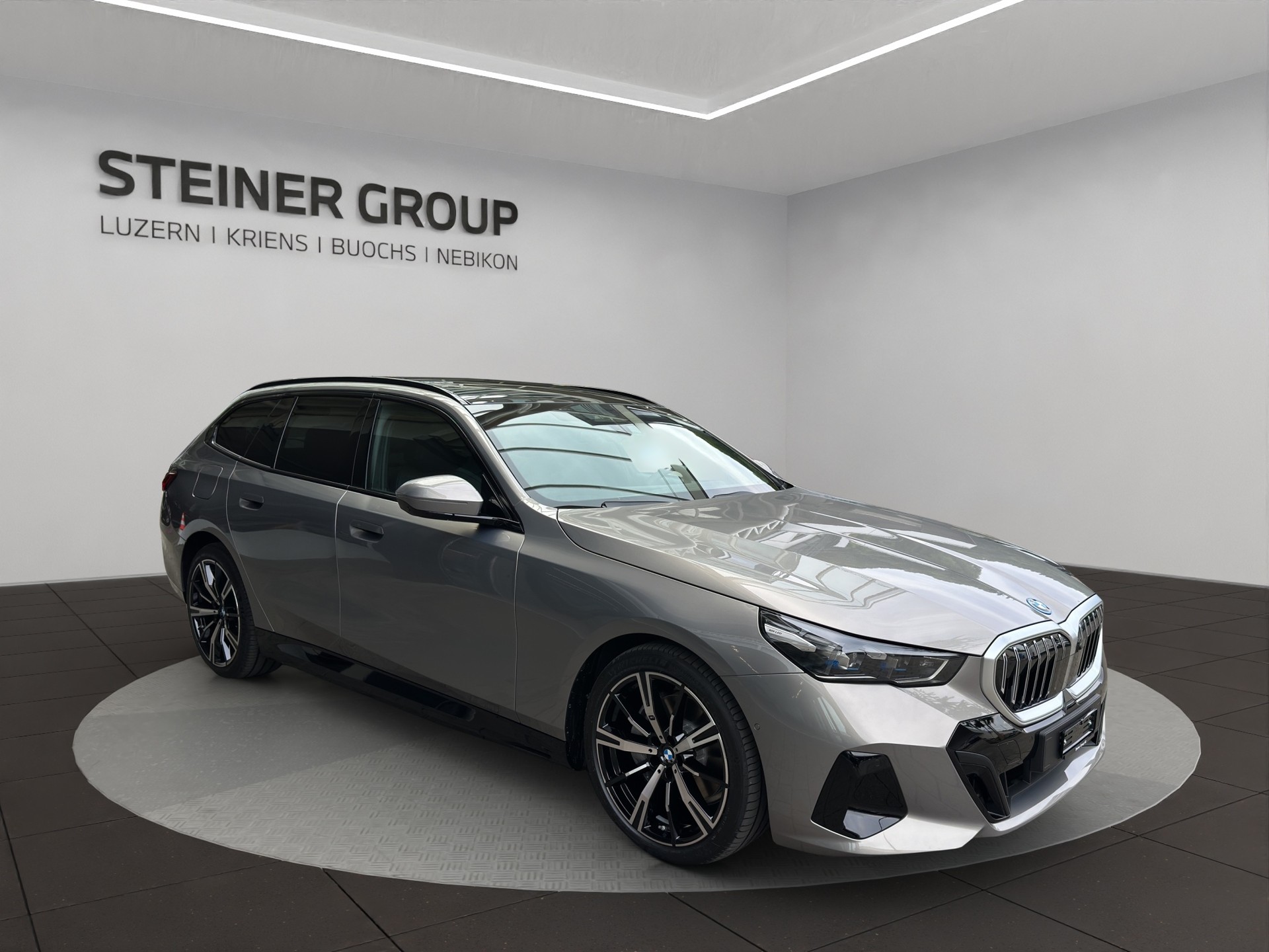 BMW i5 xDrive 40 Touring M Sport-image-2