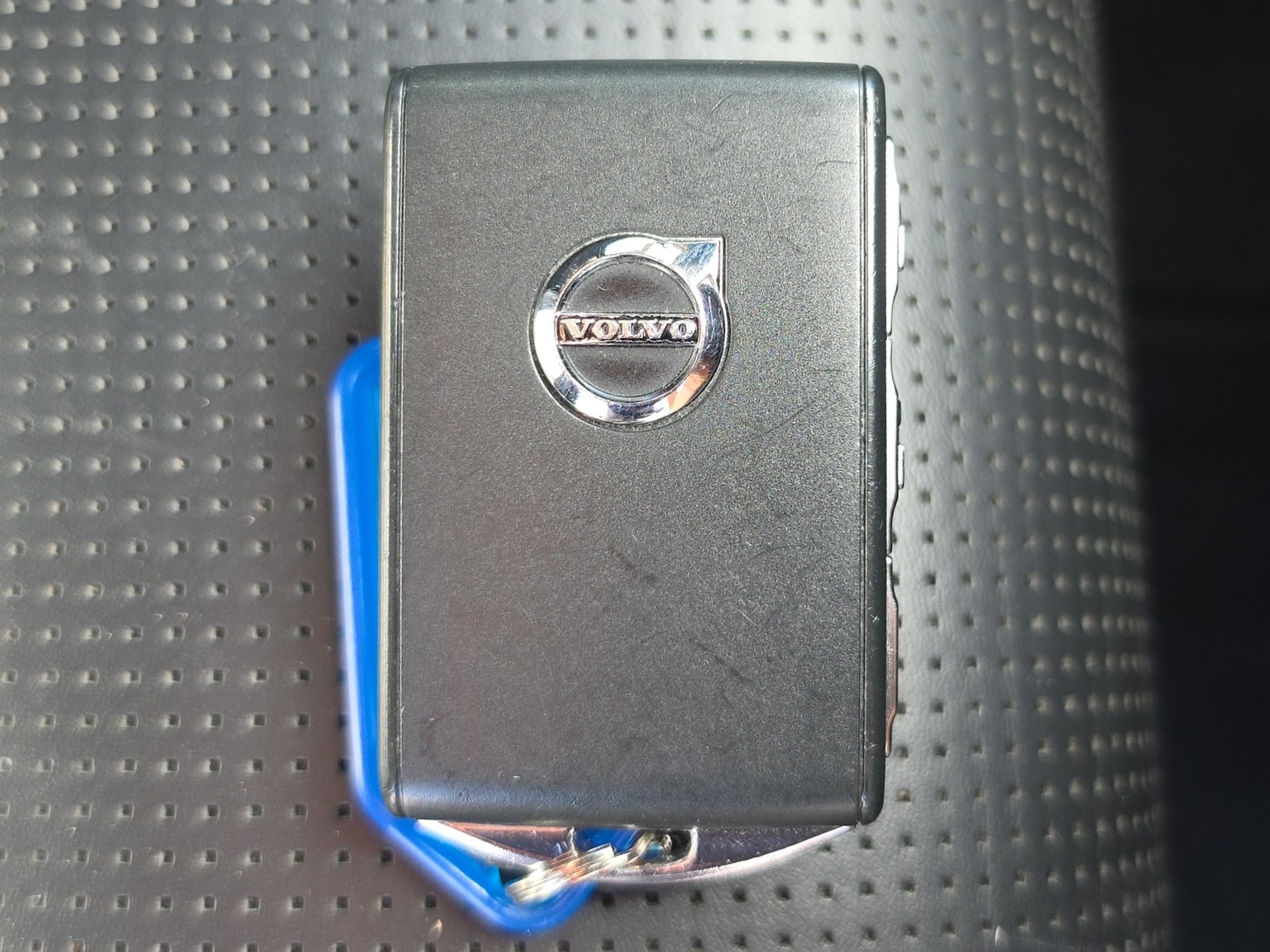 VOLVO XC60 2.0 B5 MH Inscription AWD-image-22