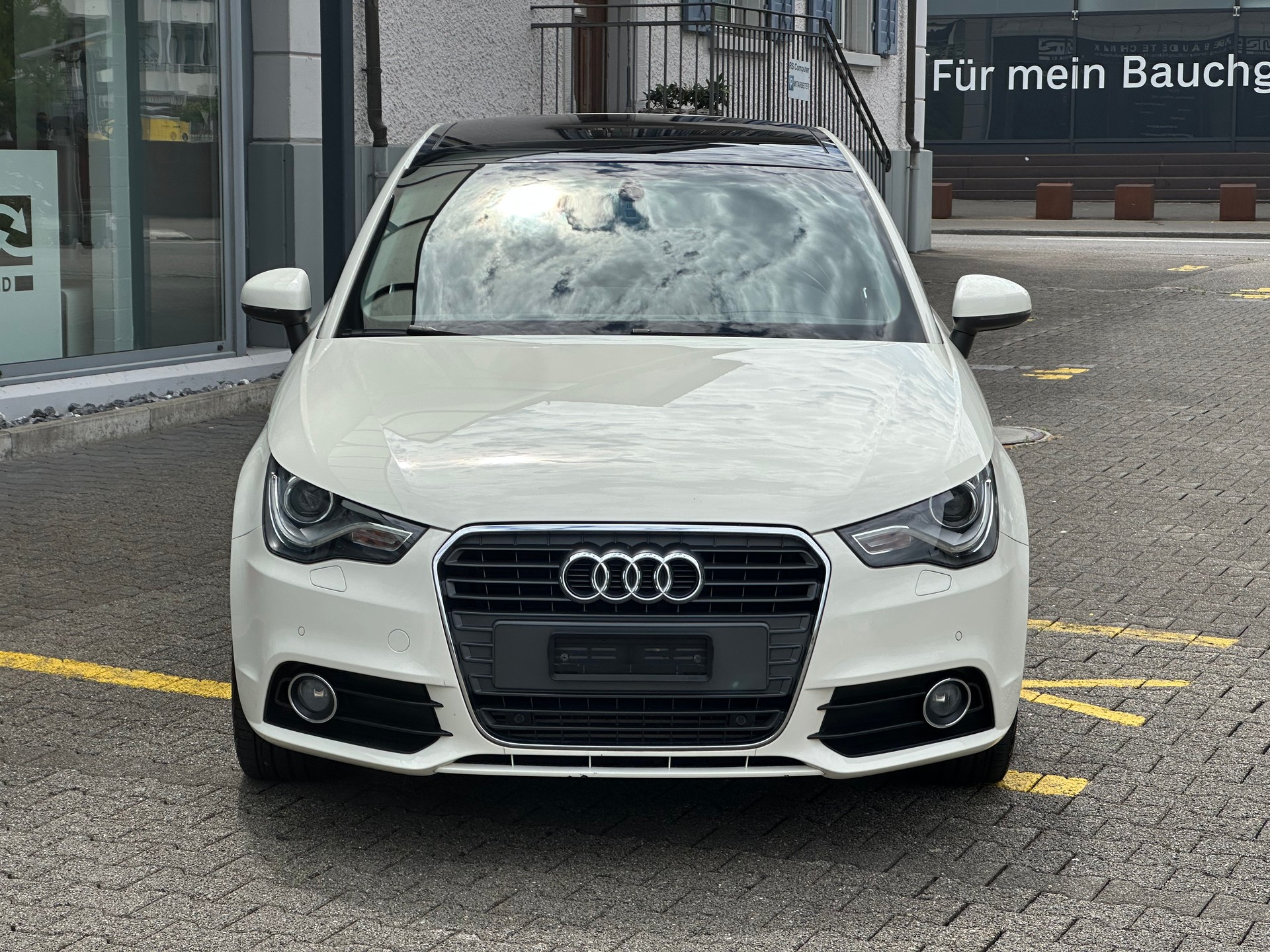 AUDI A1 Sportback 1.6 TDI Attraction DSG-image-0