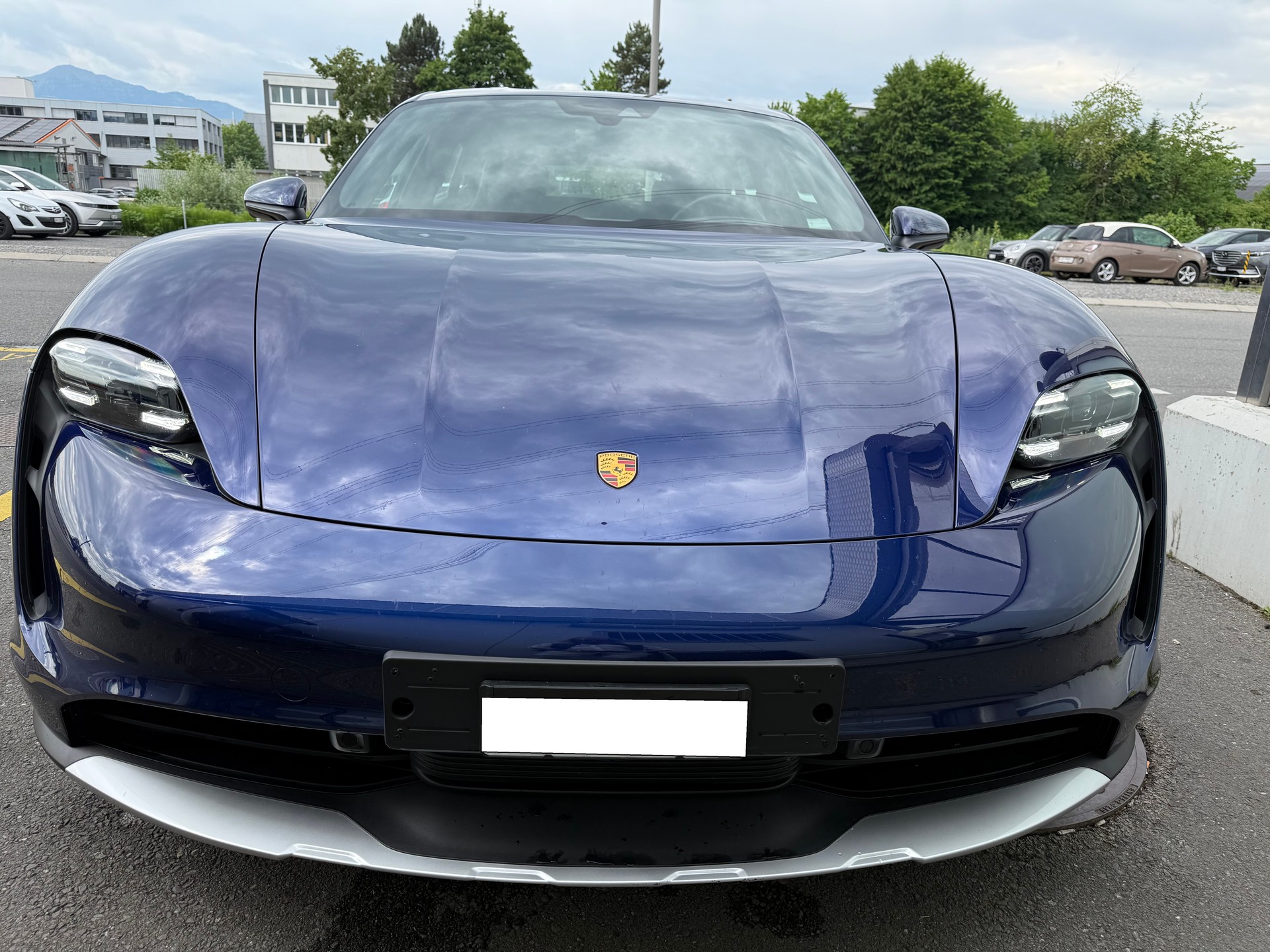 PORSCHE 4-image-2