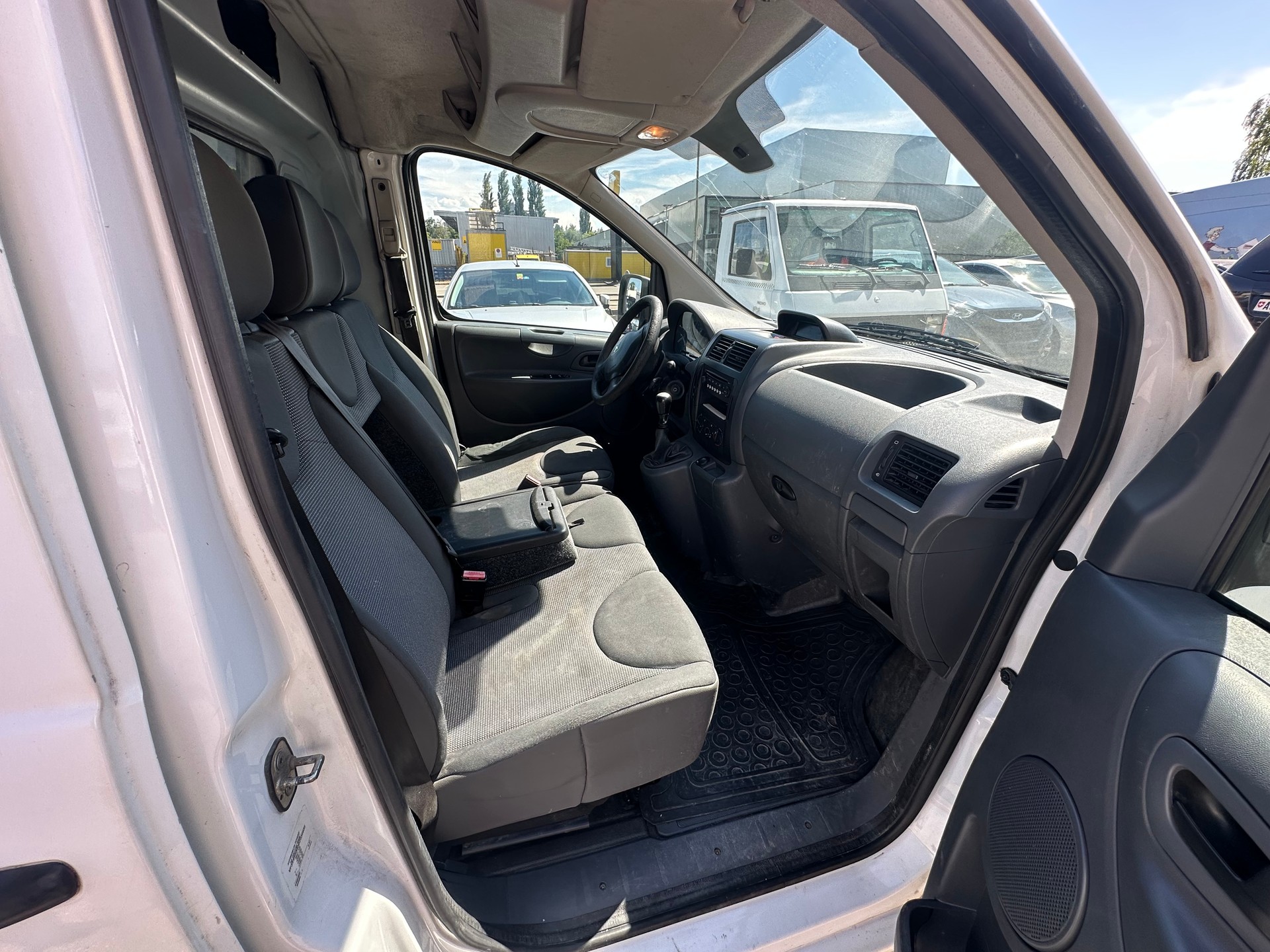 PEUGEOT Expert 1.6 HDi 227 L1H1-image-7