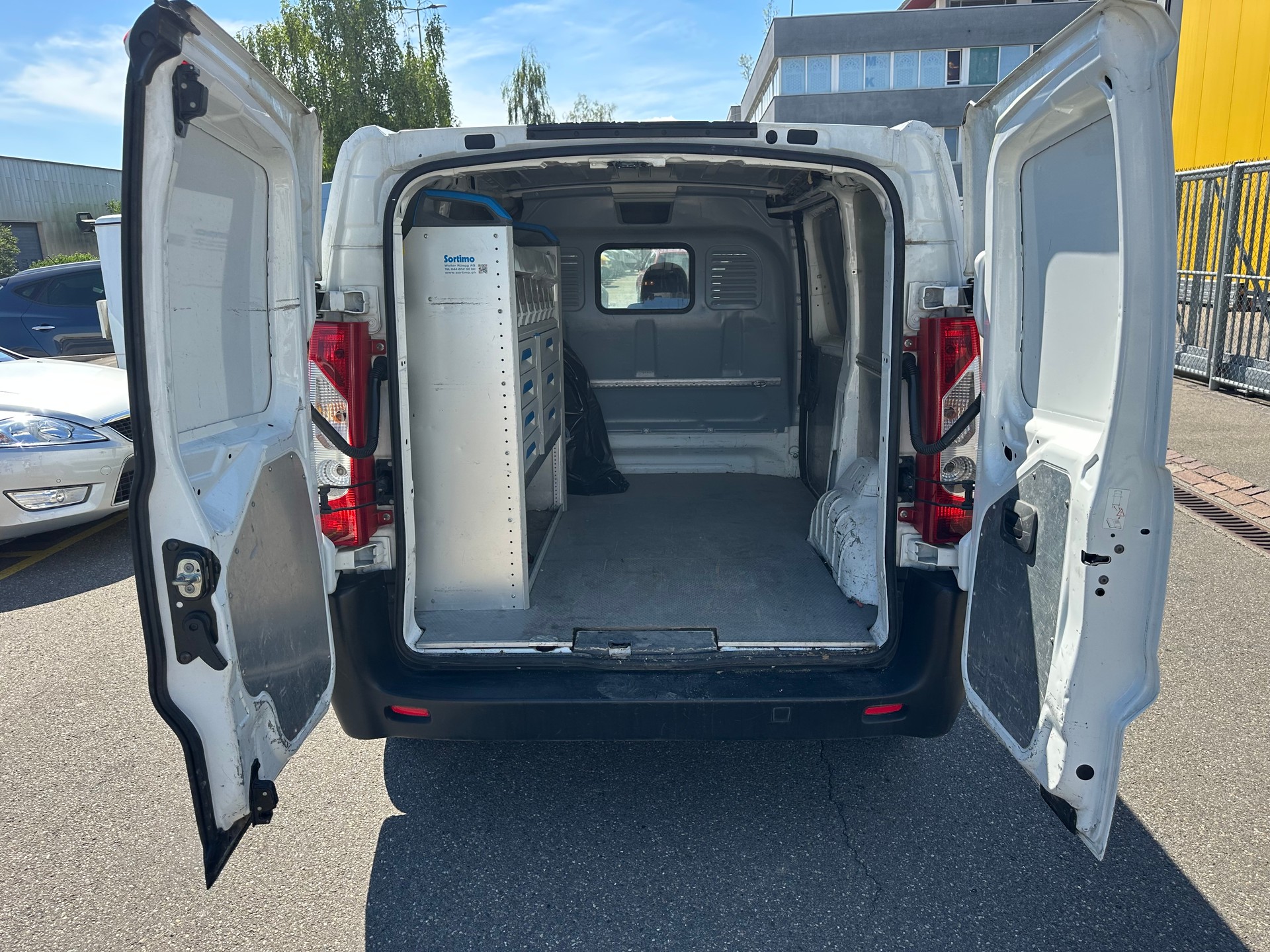 PEUGEOT Expert 1.6 HDi 227 L1H1-image-4