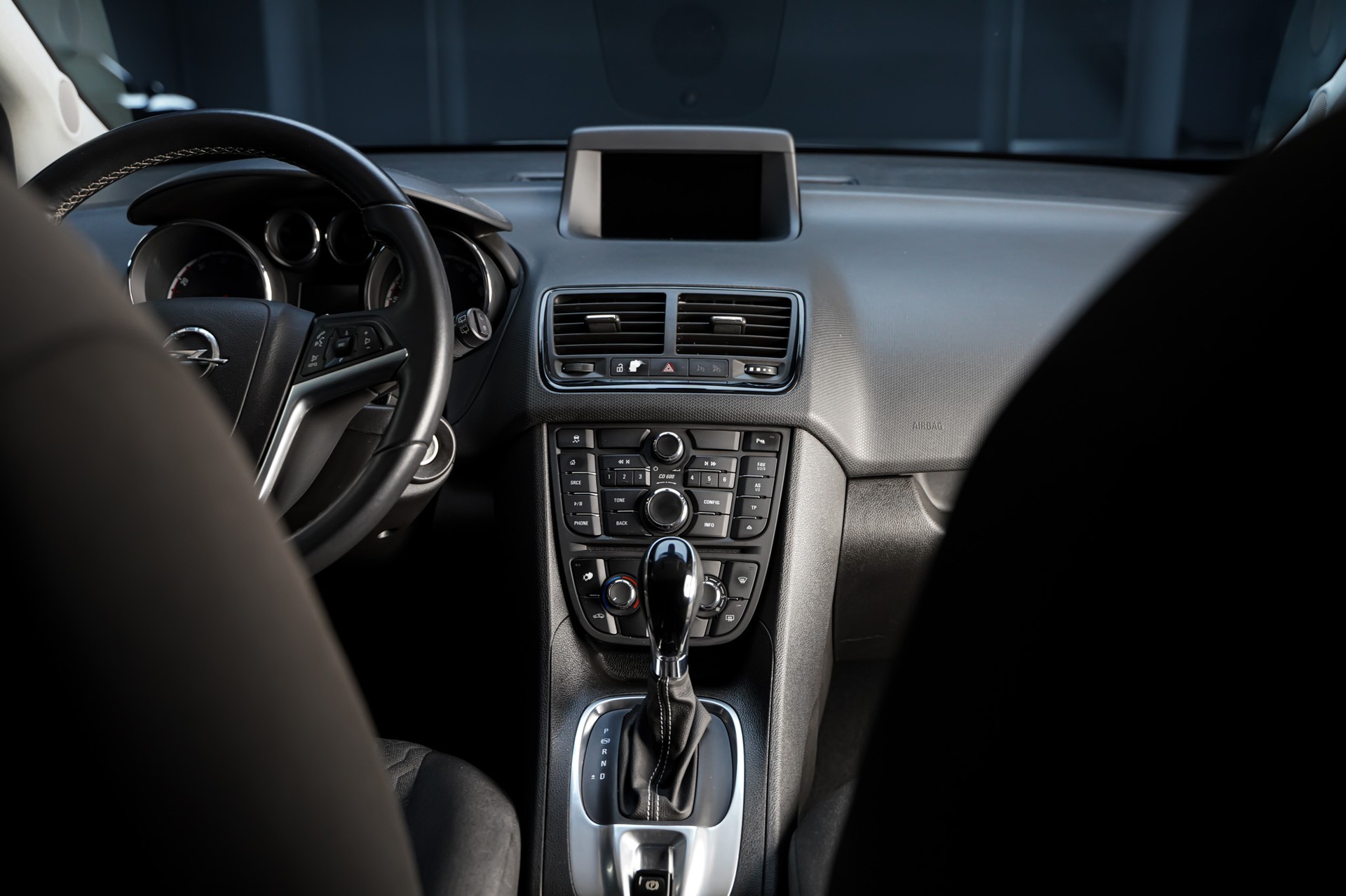 OPEL Meriva 1.4 Turbo Active Edition Automatic-image-18