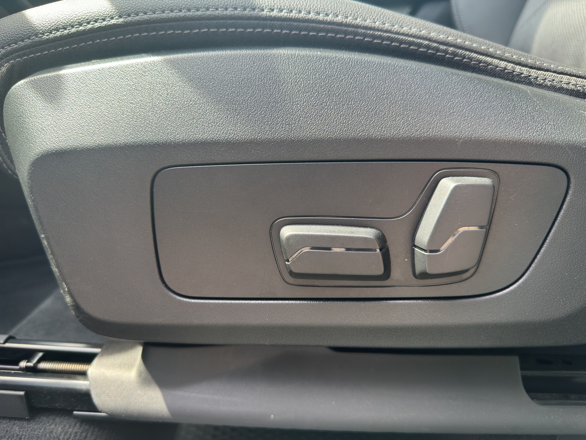 BMW X1 xDrive 23i 48V xLine-image-10