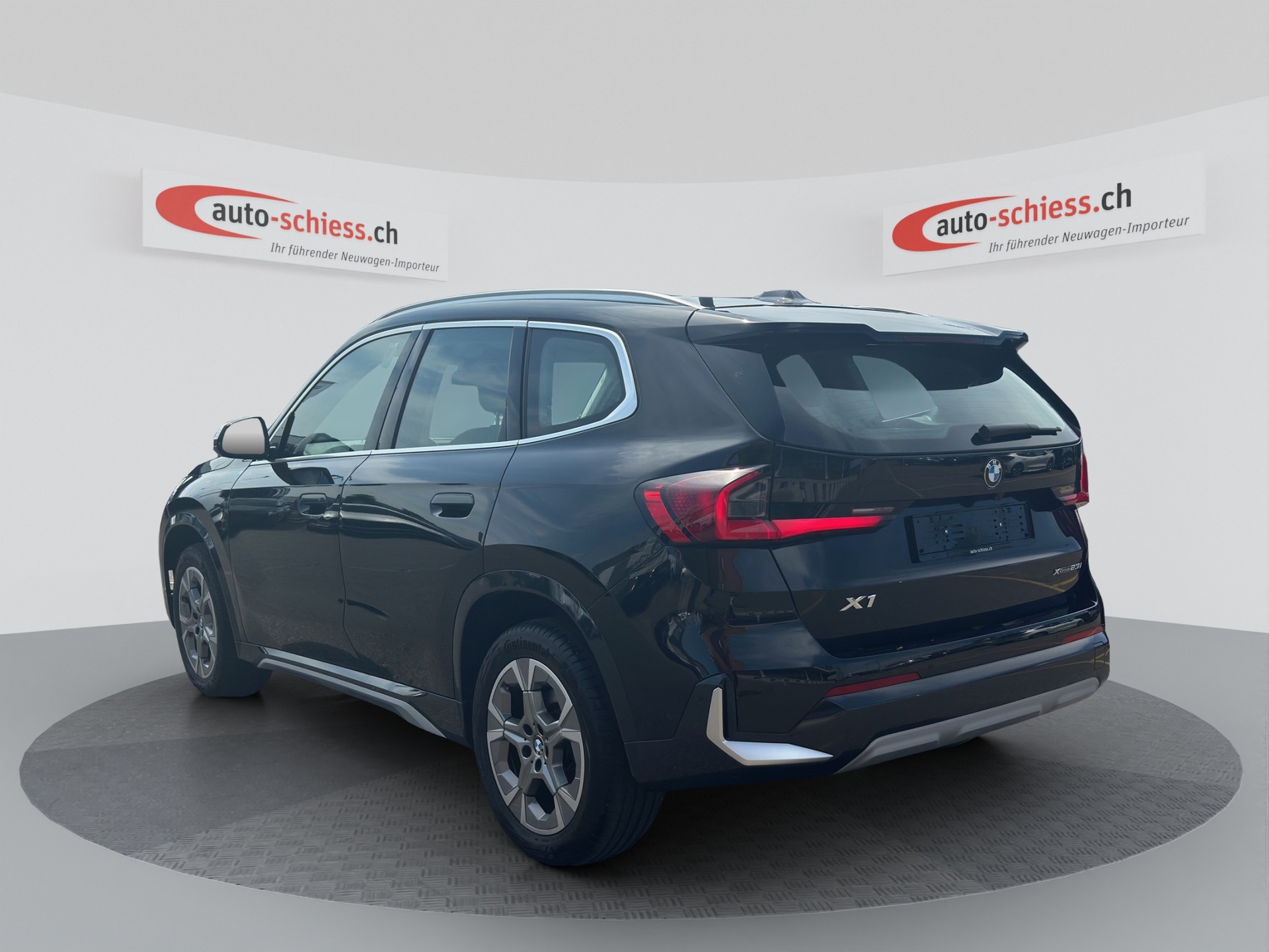 BMW X1 xDrive 23i 48V xLine-image-2