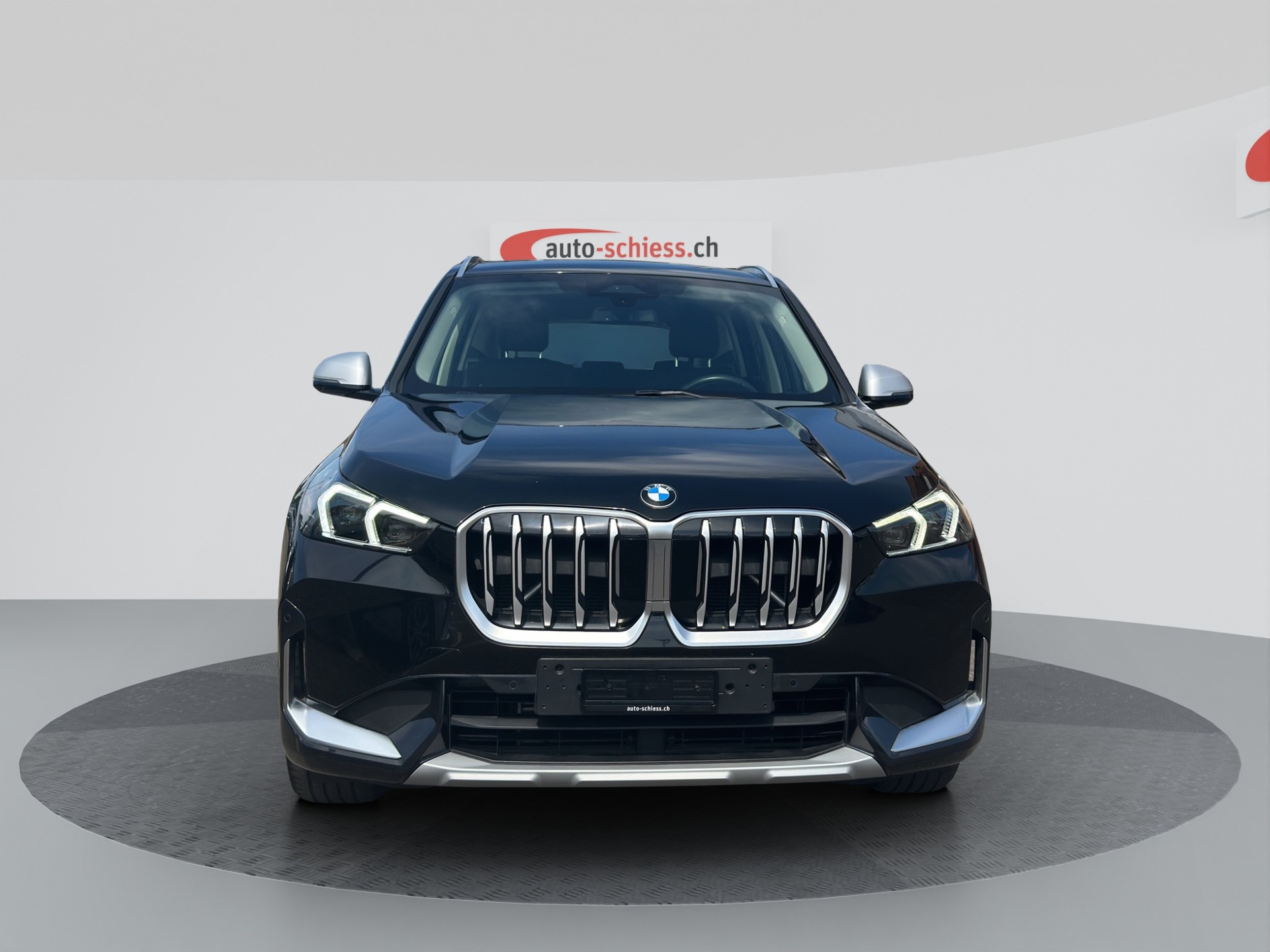 BMW X1 xDrive 23i 48V xLine-image-1