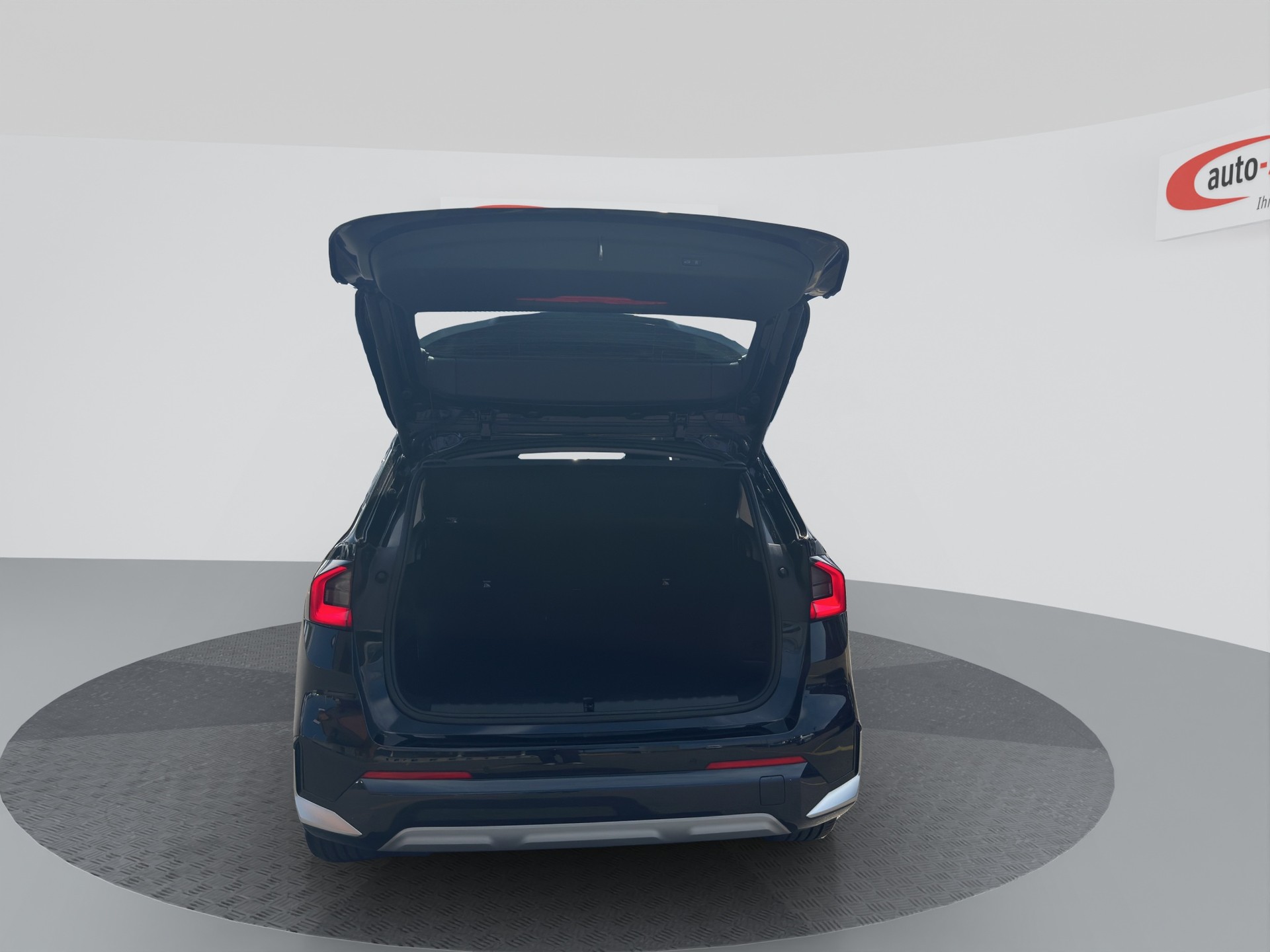 BMW X1 xDrive 23i 48V xLine-image-4