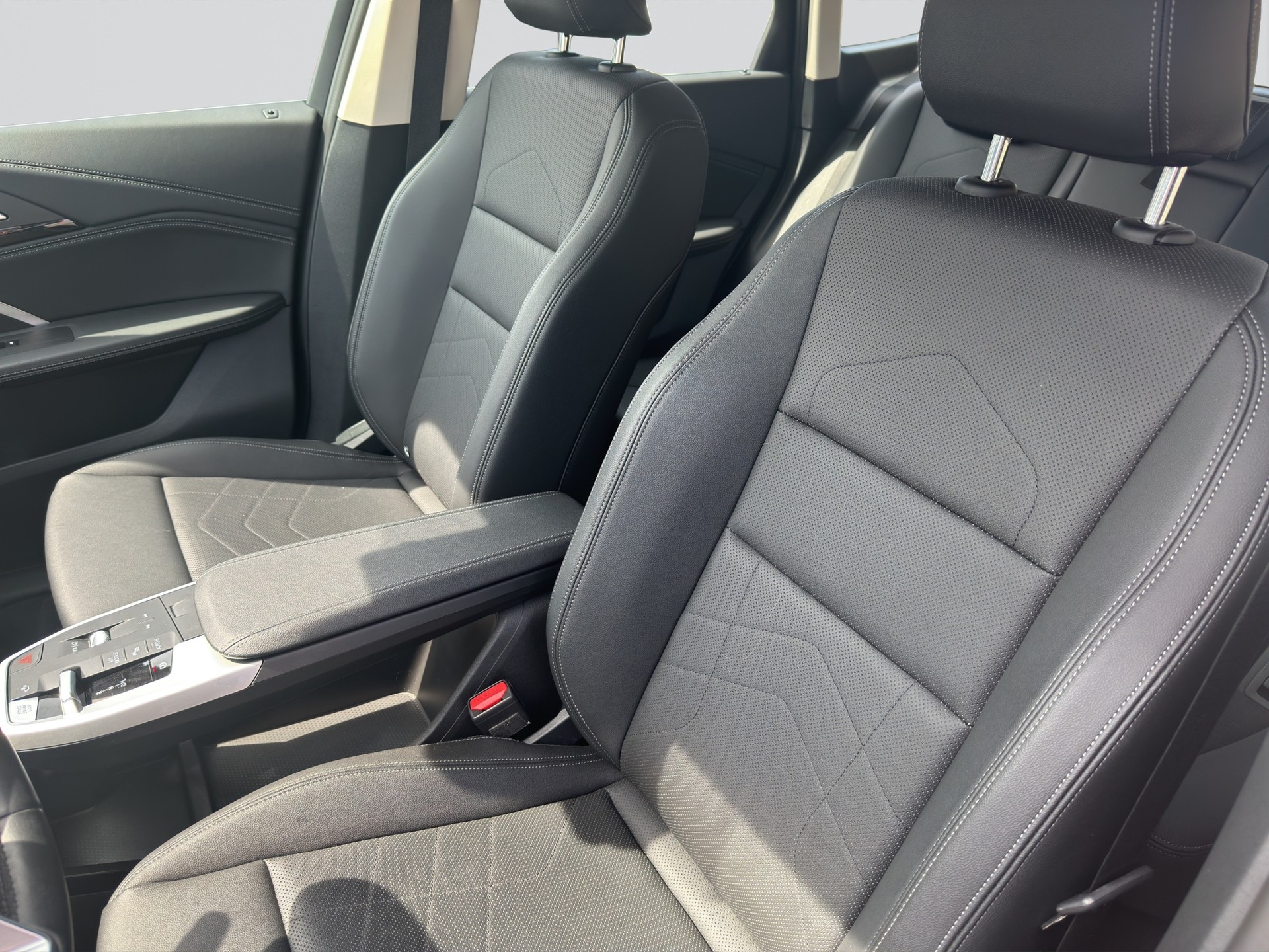 BMW X1 xDrive 23i 48V xLine-image-6