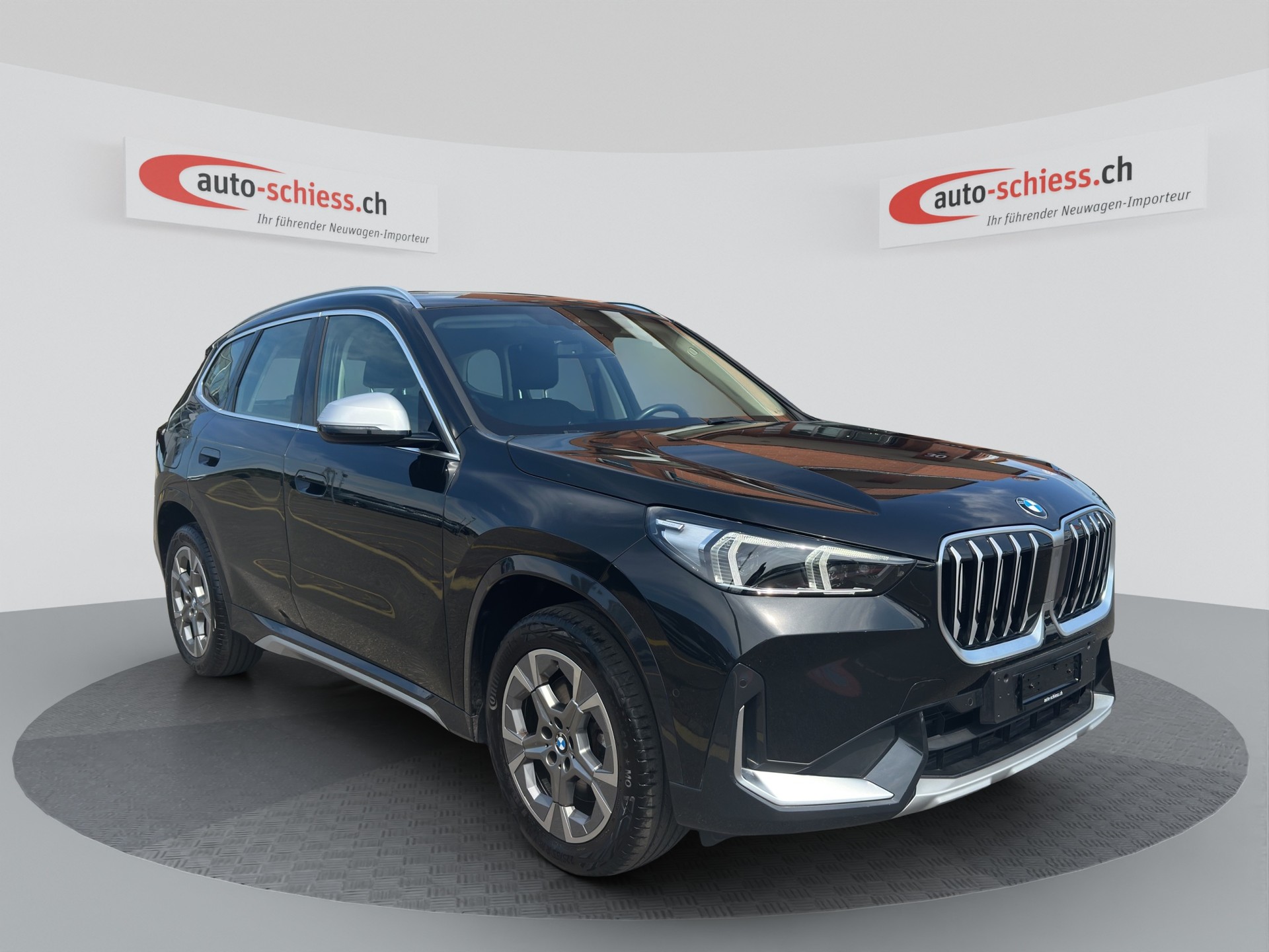 BMW X1 xDrive 23i 48V xLine-image-0