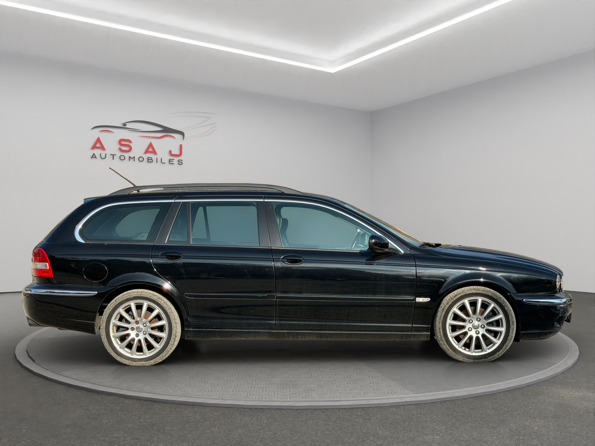 JAGUAR X-Type Estate 3.0 V6 Traction4 Executive-image-3