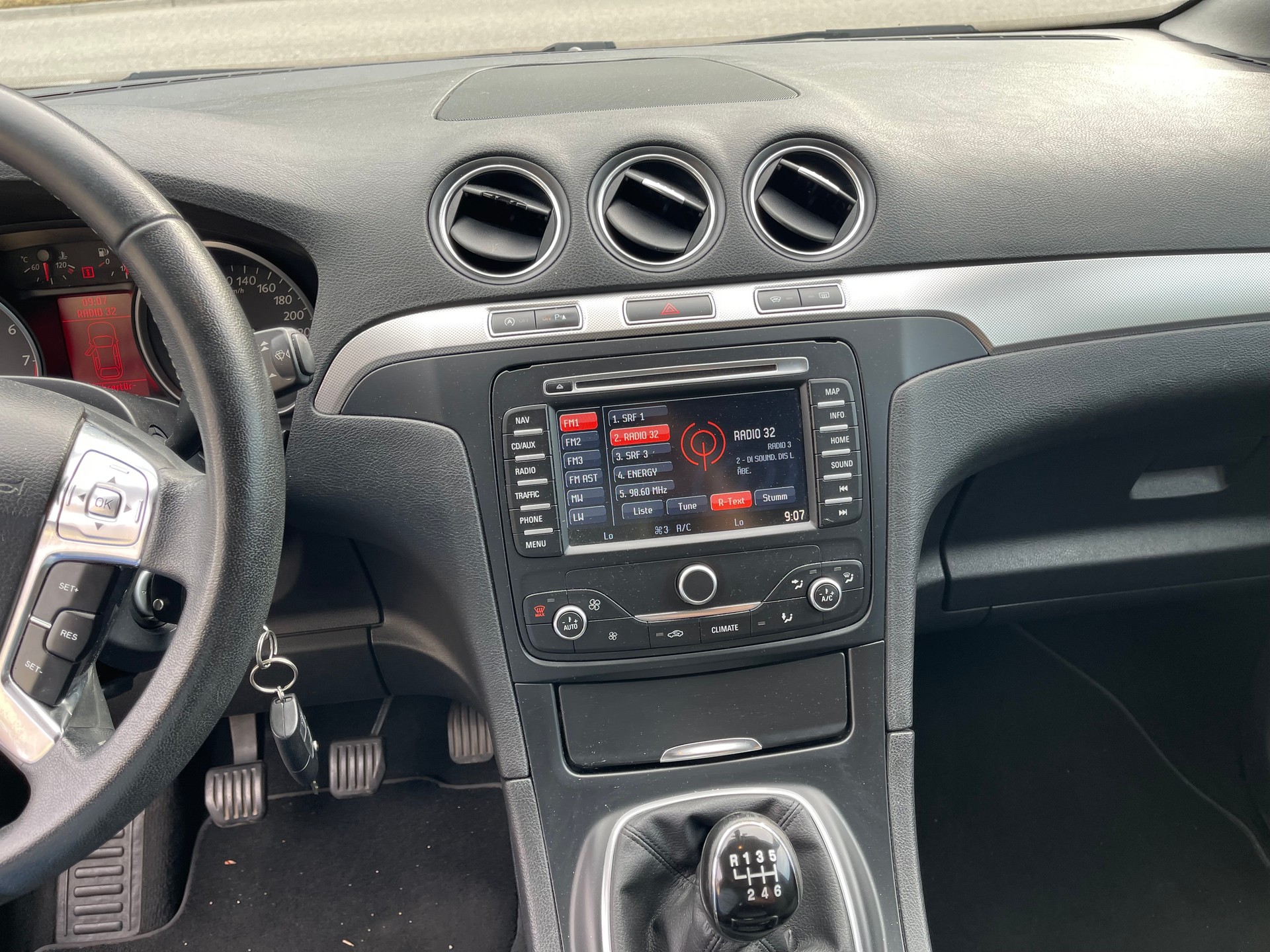 FORD S-Max 1.6 SCTi Family Edition-image-9
