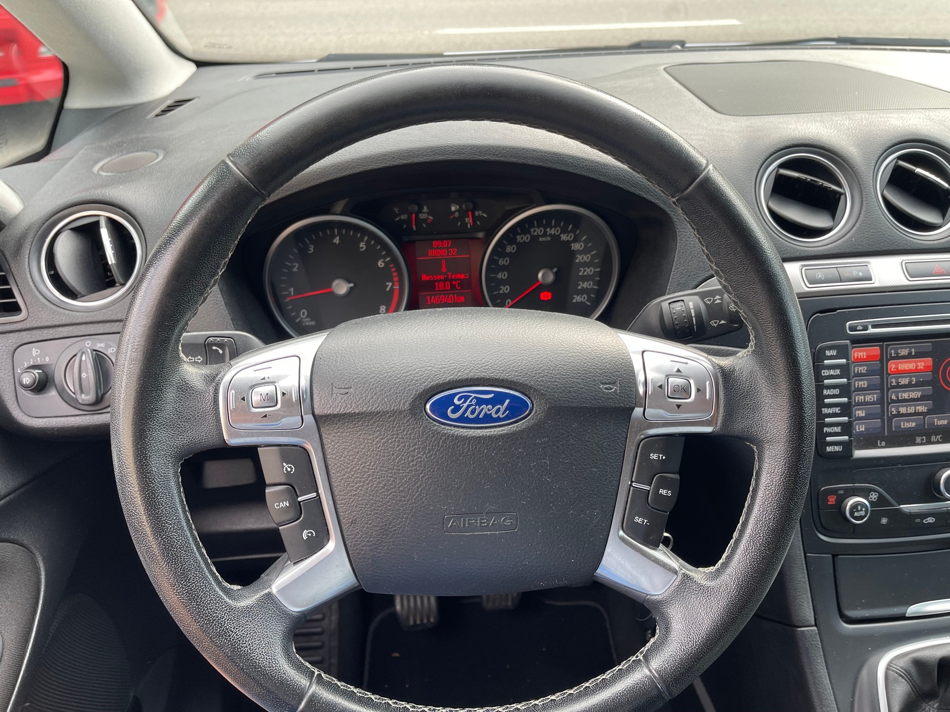 FORD S-Max 1.6 SCTi Family Edition-image-10