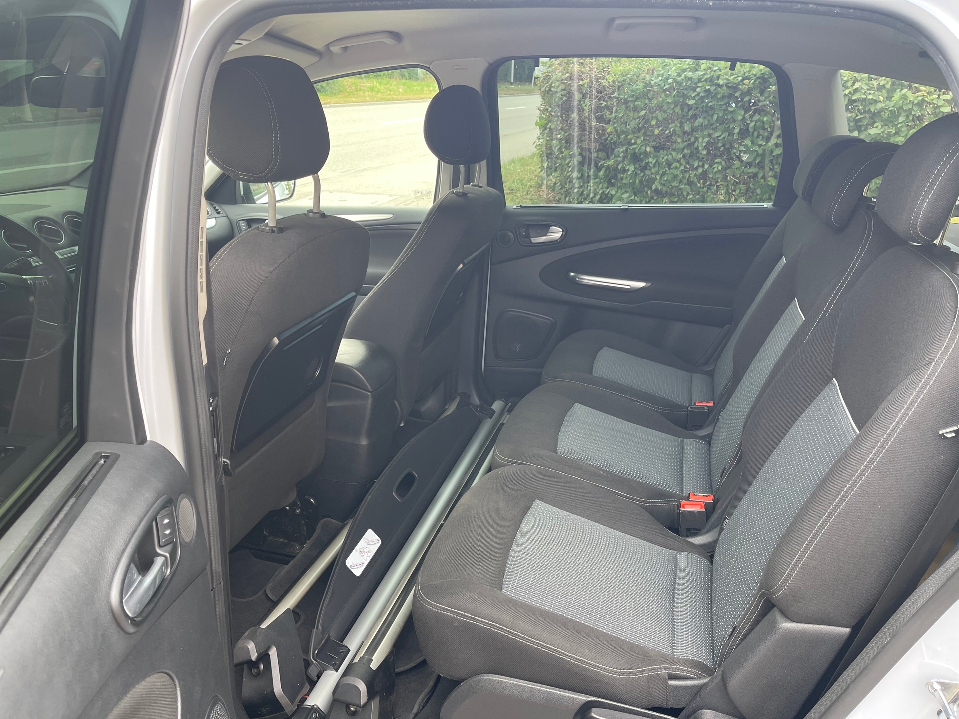 FORD S-Max 1.6 SCTi Family Edition-image-7
