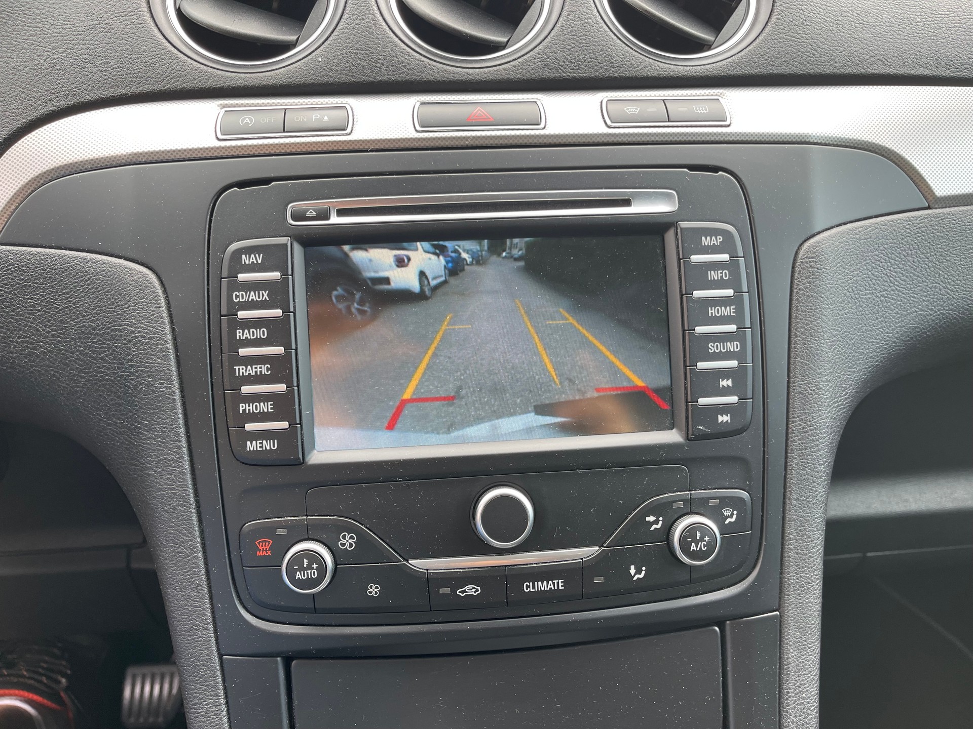 FORD S-Max 1.6 SCTi Family Edition-image-11
