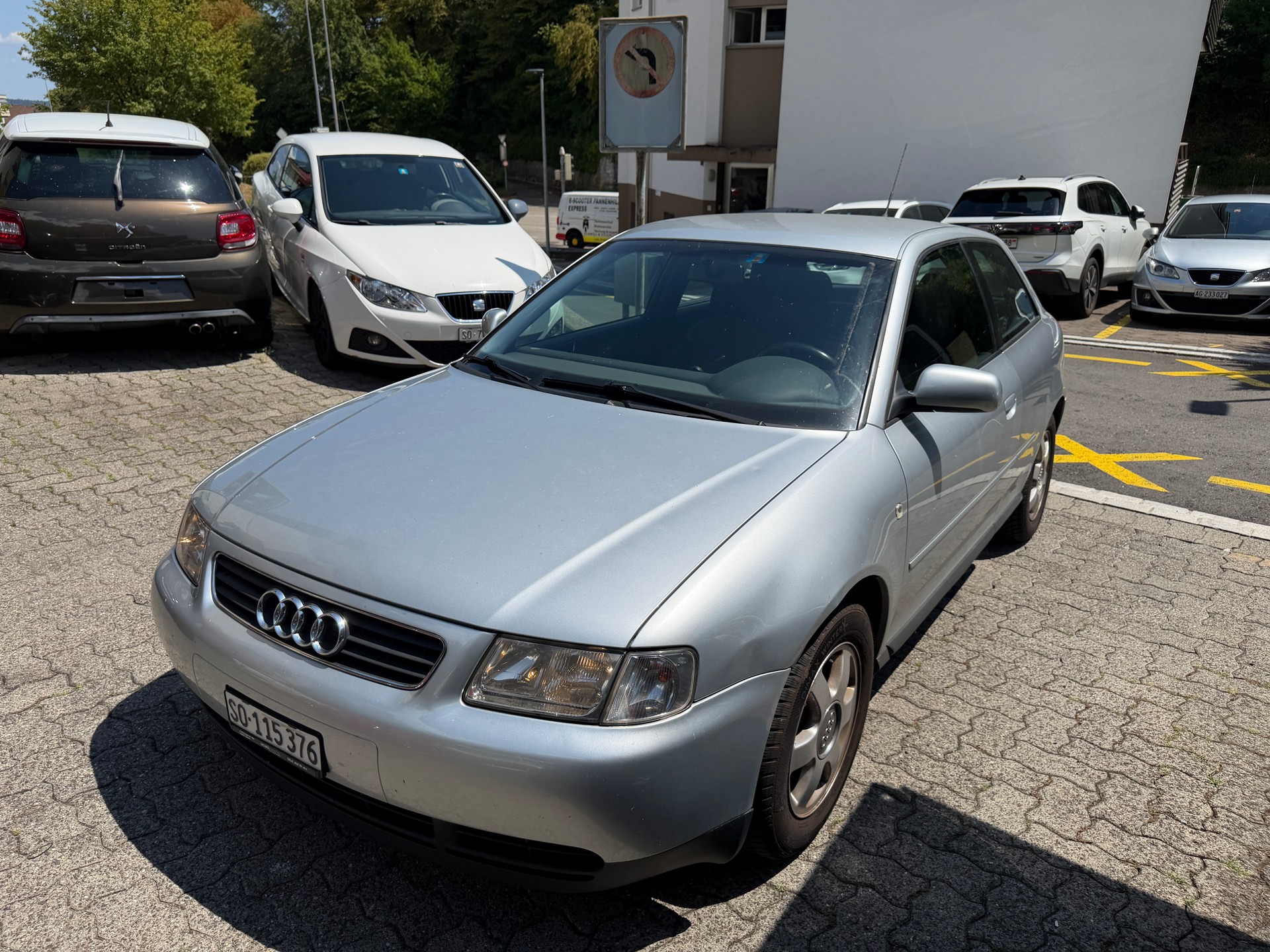 AUDI A3 1.8 T Attraction mit Garantieoptionen-image-3