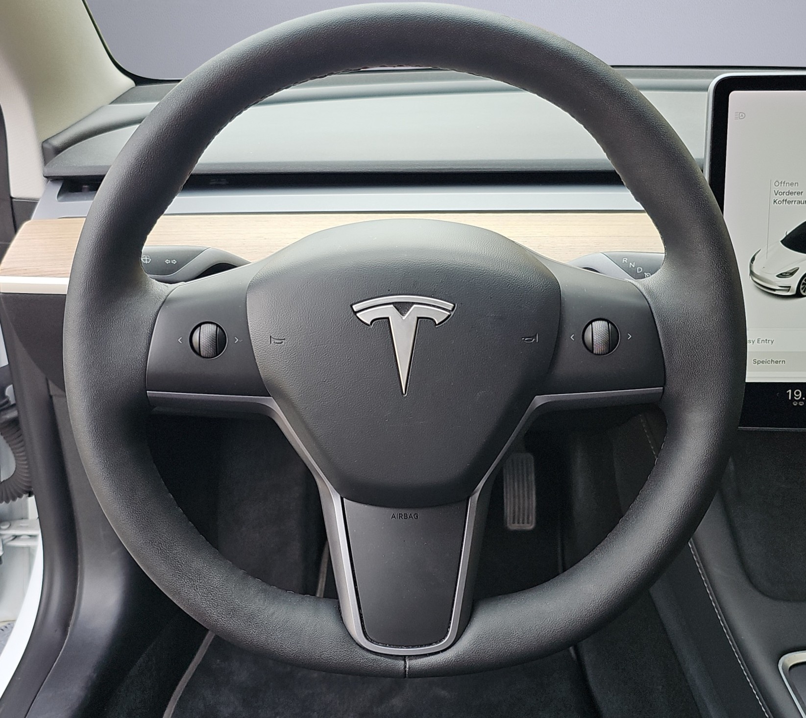 TESLA Model 3 Long Range Dual Motor AWD-image-11