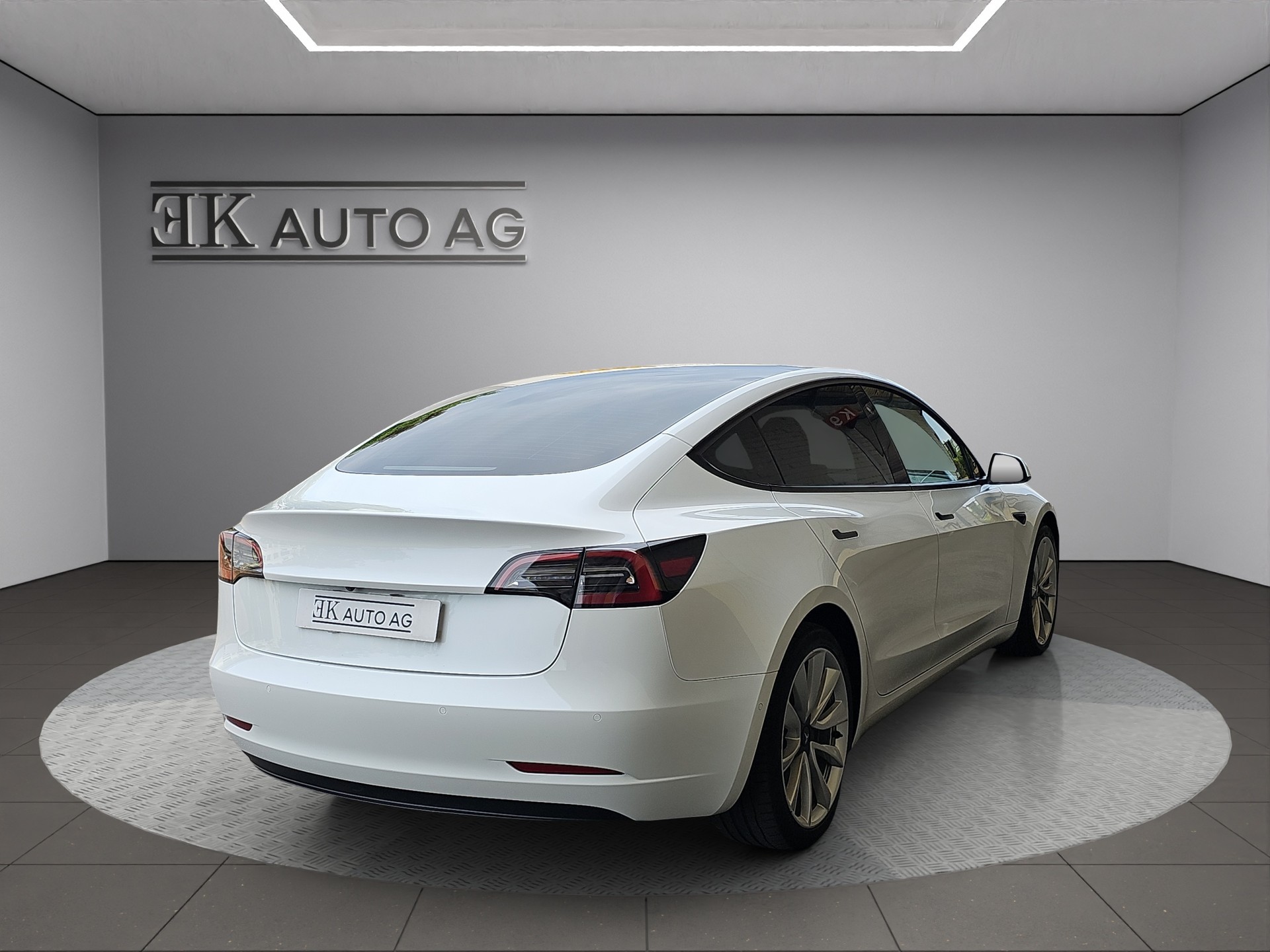 TESLA Model 3 Long Range Dual Motor AWD-image-4