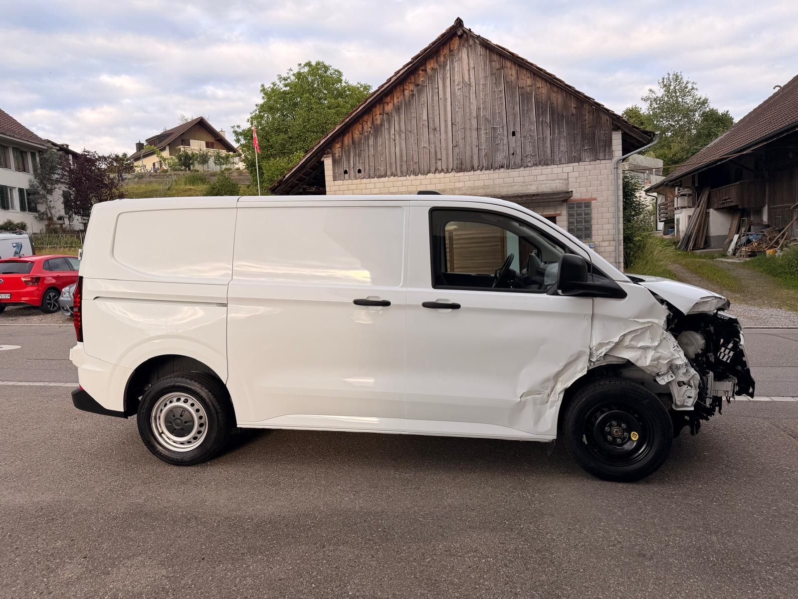 VW Transporter 2.0 TDI-image-4