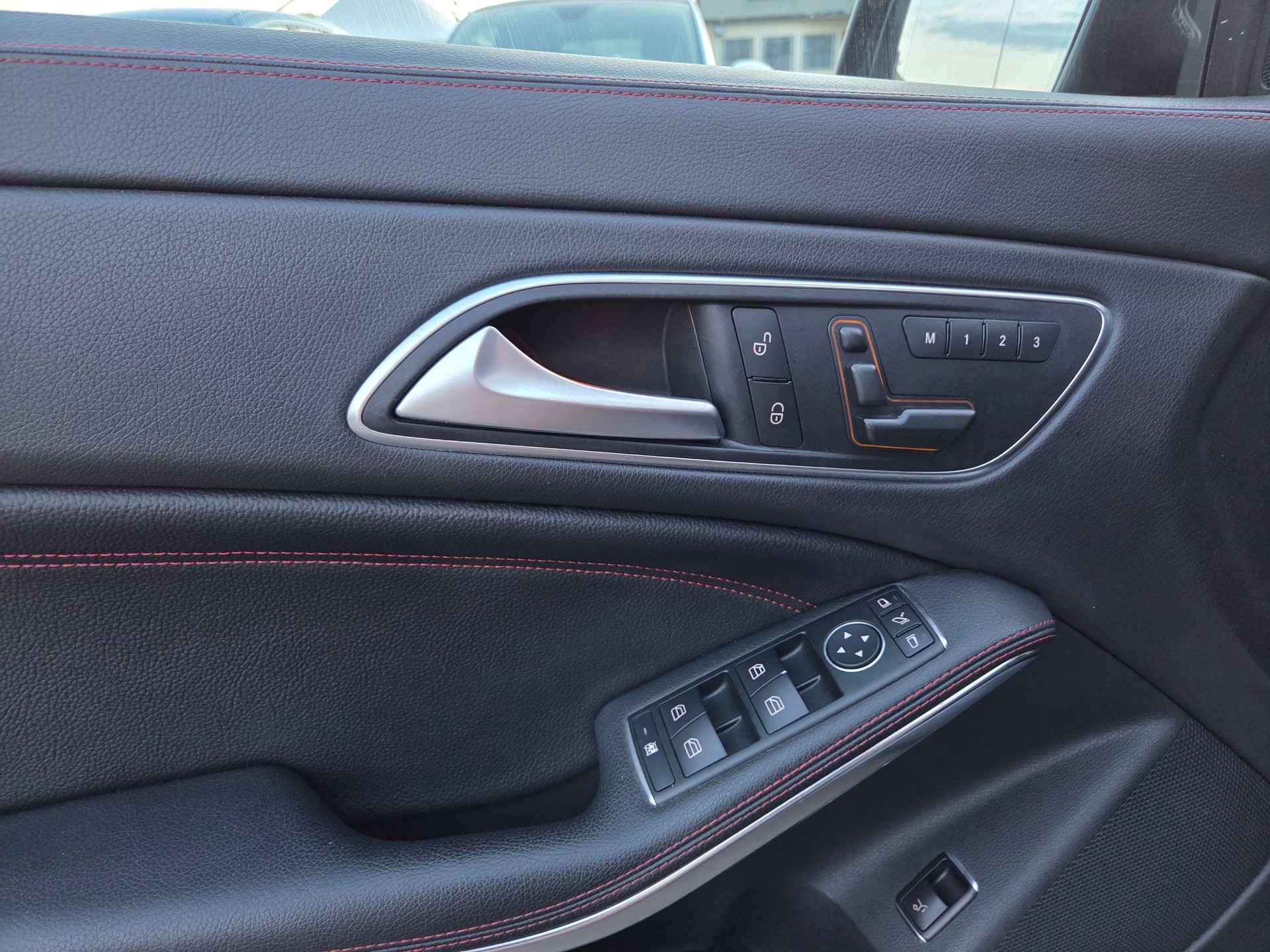 MERCEDES-BENZ CLA Shooting Brake 45 AMG 4Matic Speedshift-image-18