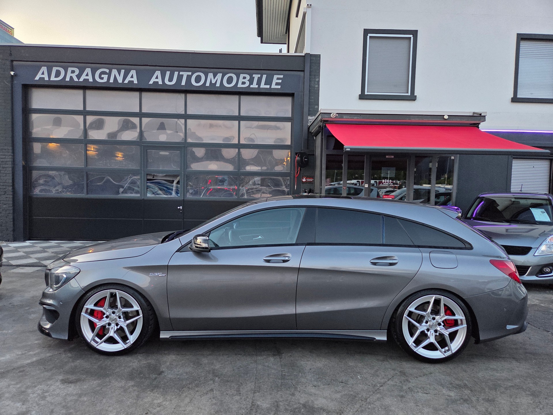 MERCEDES-BENZ CLA Shooting Brake 45 AMG 4Matic Speedshift-showroom-element-3