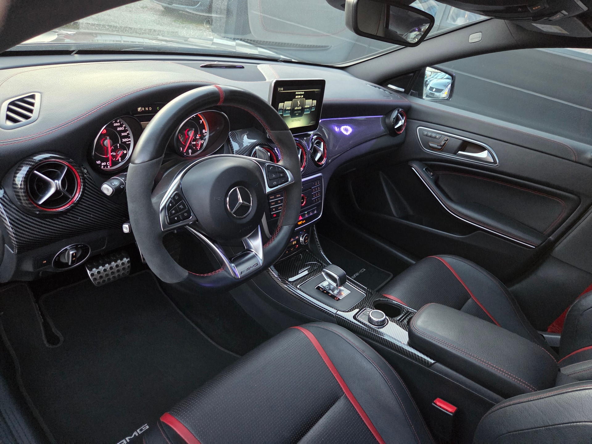 MERCEDES-BENZ CLA Shooting Brake 45 AMG 4Matic Speedshift-image-15