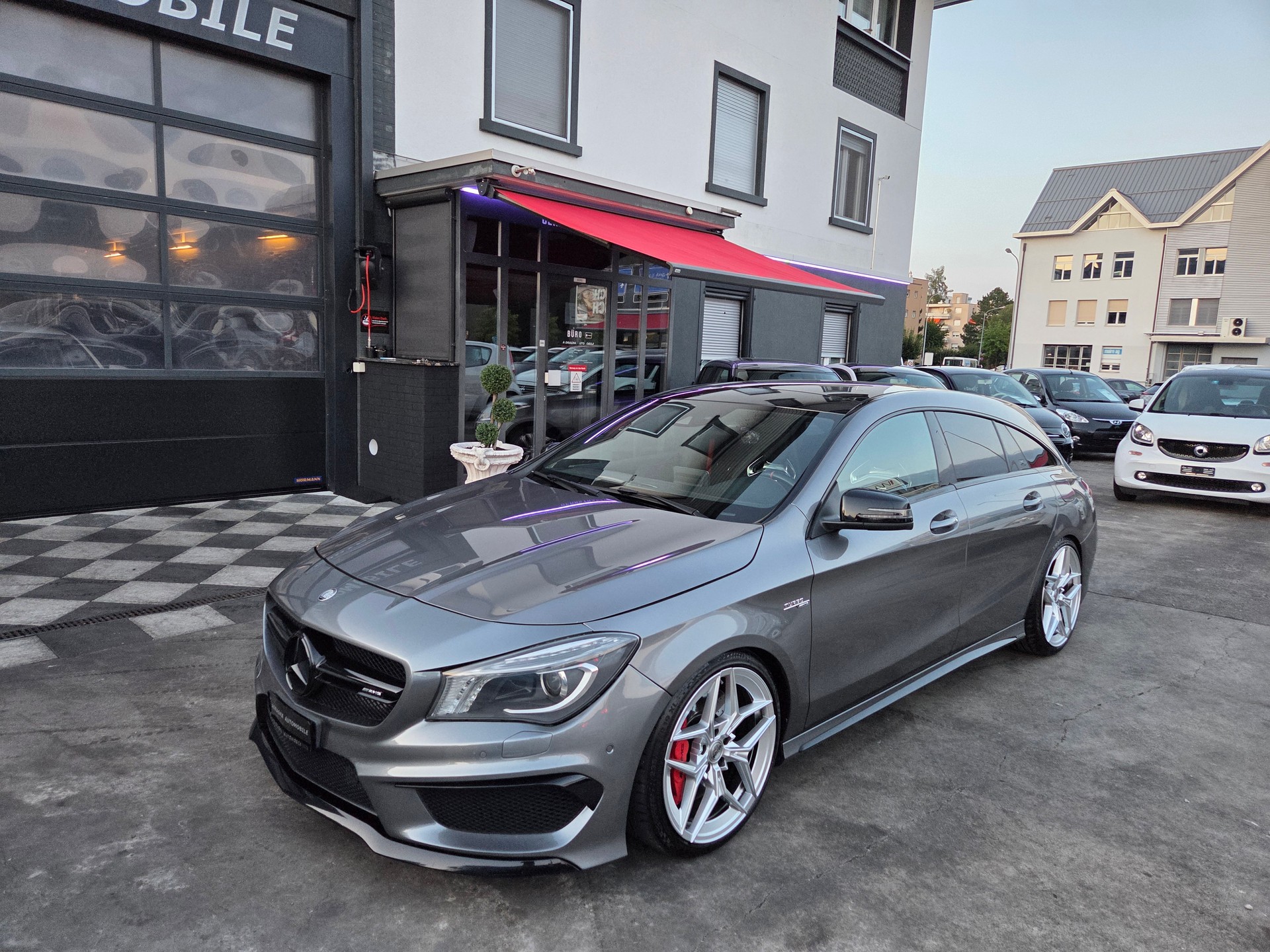 MERCEDES-BENZ CLA Shooting Brake 45 AMG 4Matic Speedshift-showroom-element-2