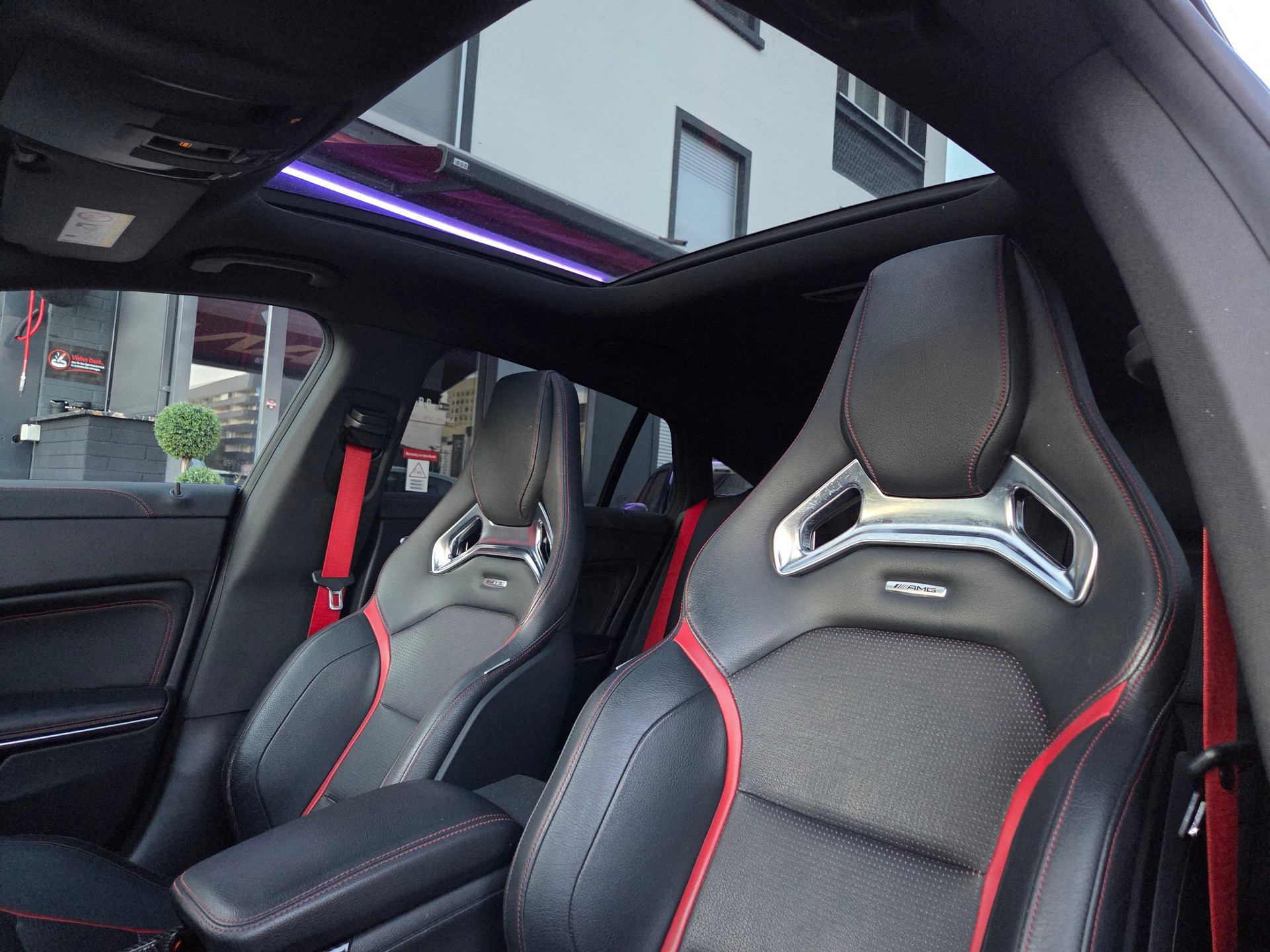 MERCEDES-BENZ CLA Shooting Brake 45 AMG 4Matic Speedshift-image-17
