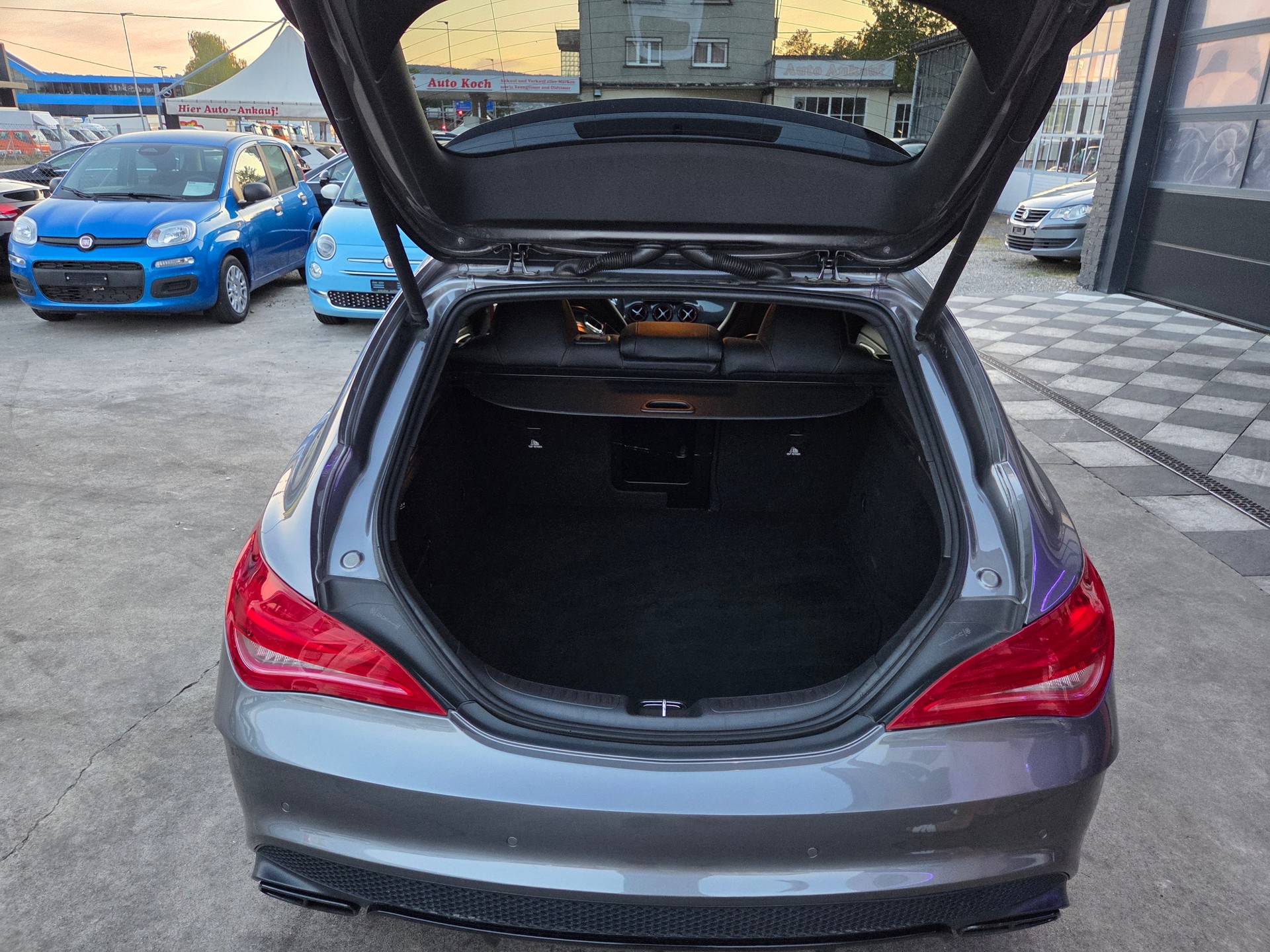 MERCEDES-BENZ CLA Shooting Brake 45 AMG 4Matic Speedshift-image-8