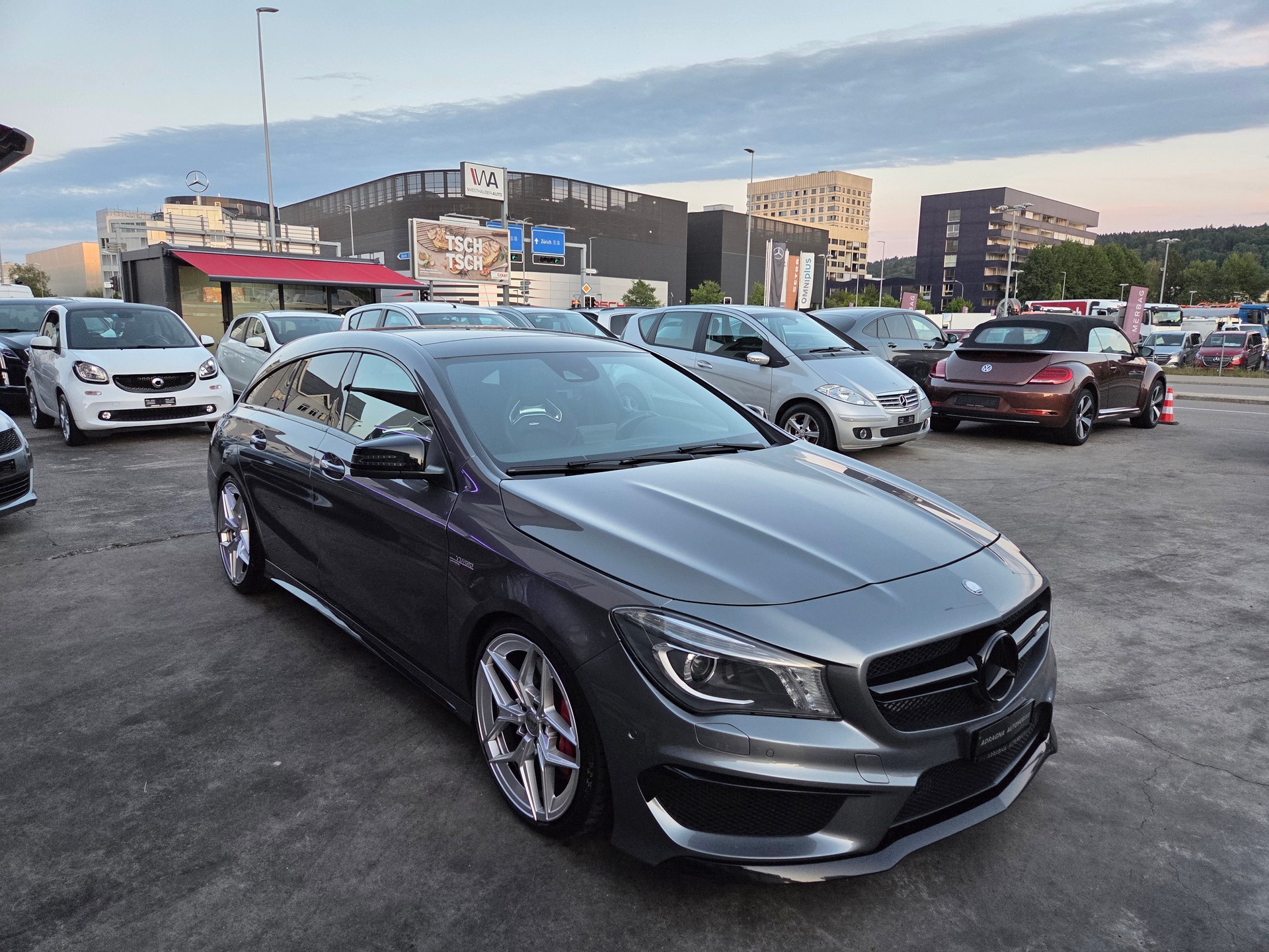 MERCEDES-BENZ CLA Shooting Brake 45 AMG 4Matic Speedshift-image-10