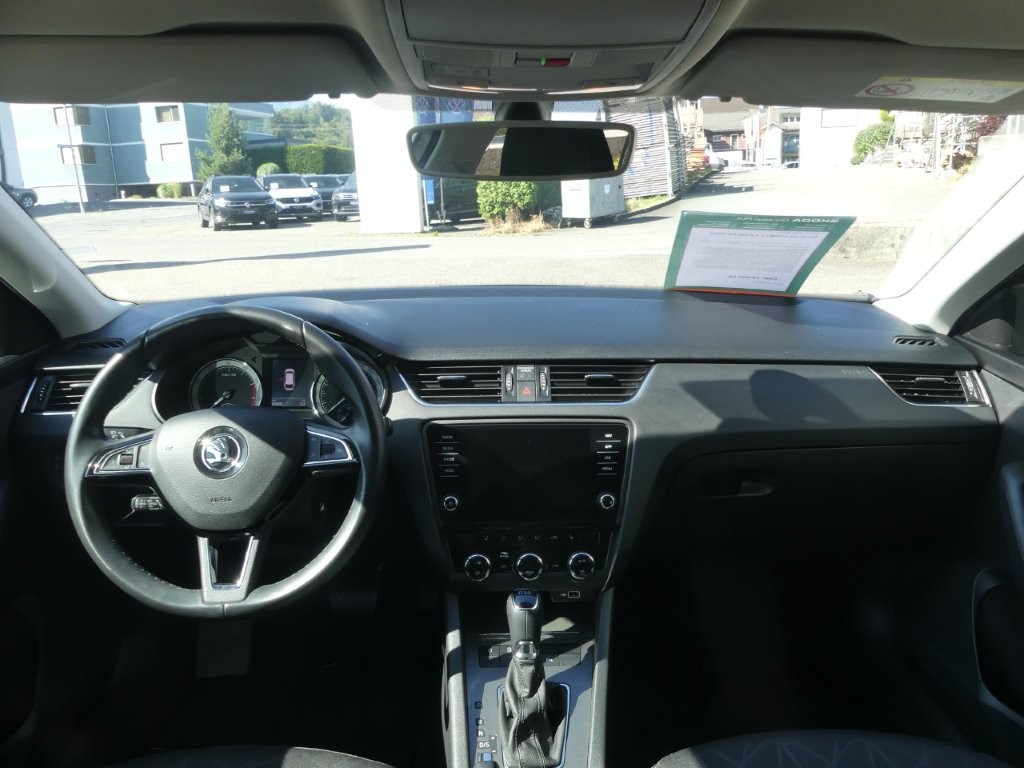 SKODA Octavia Combi 1.8 TSI Clever DSG-image-7
