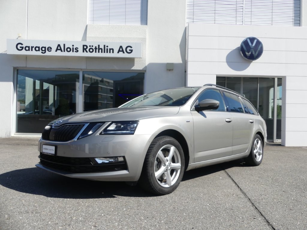 SKODA Octavia Combi 1.8 TSI Clever DSG-image-0