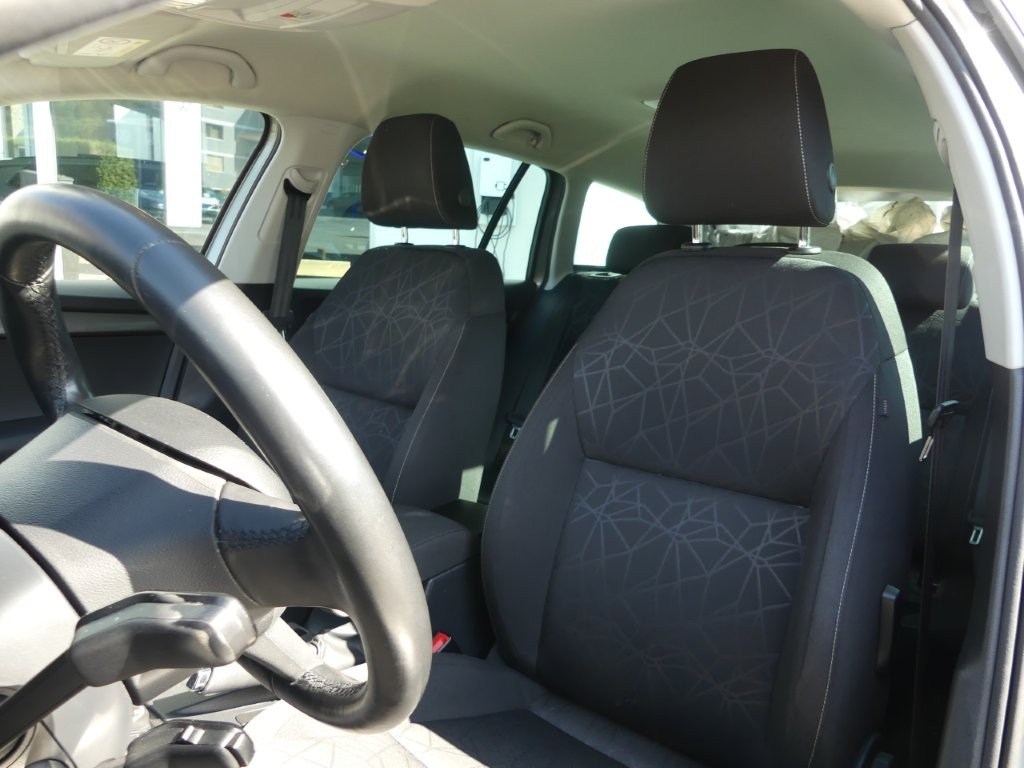 SKODA Octavia Combi 1.8 TSI Clever DSG-image-9