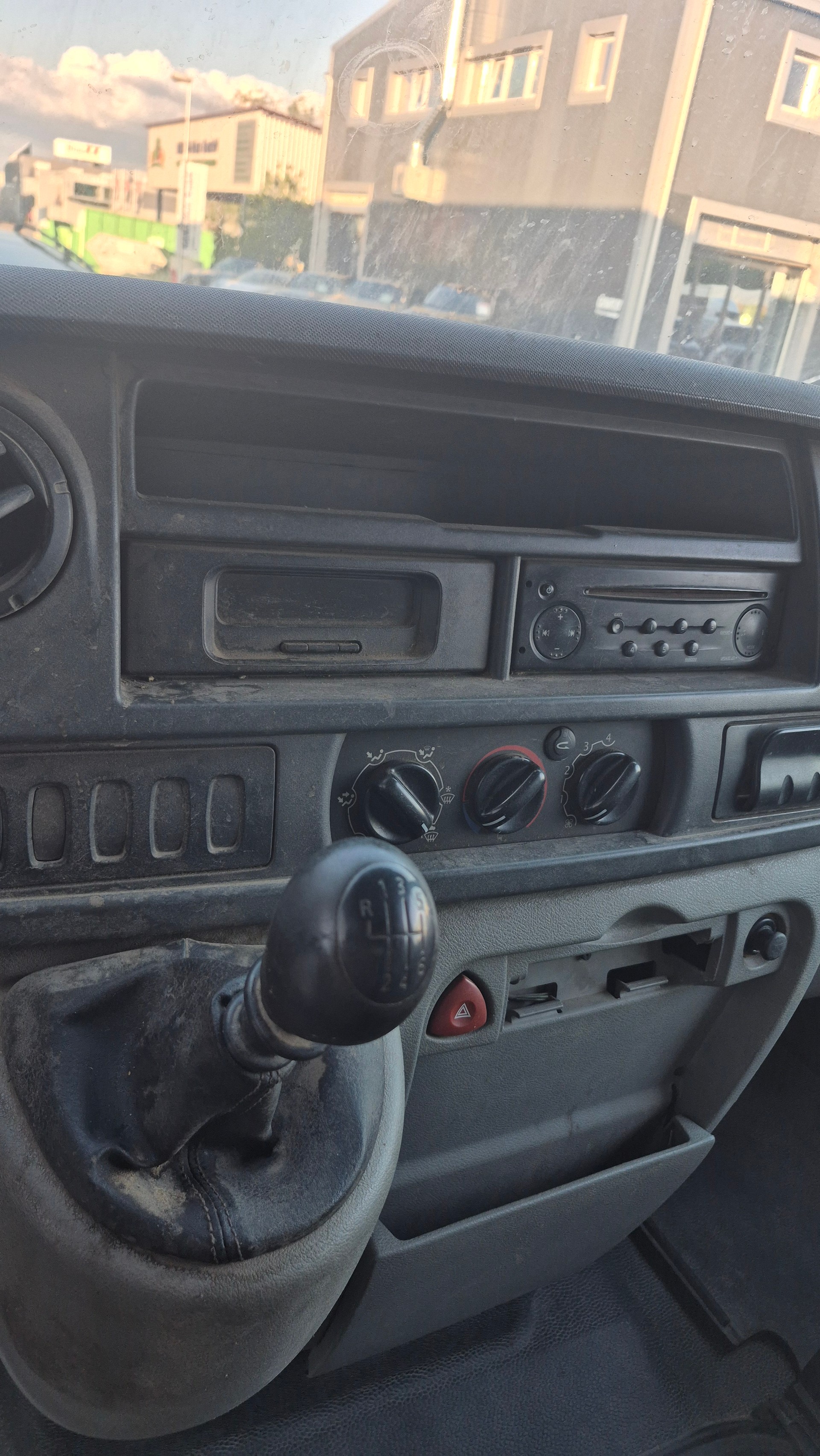 RENAULT Master T35 2.5dCi 2CCL13U-image-9