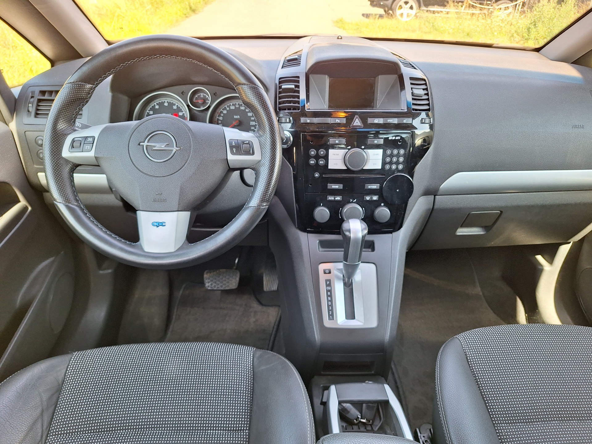 OPEL Zafira 2.2i 16V Edition Automatic-image-11