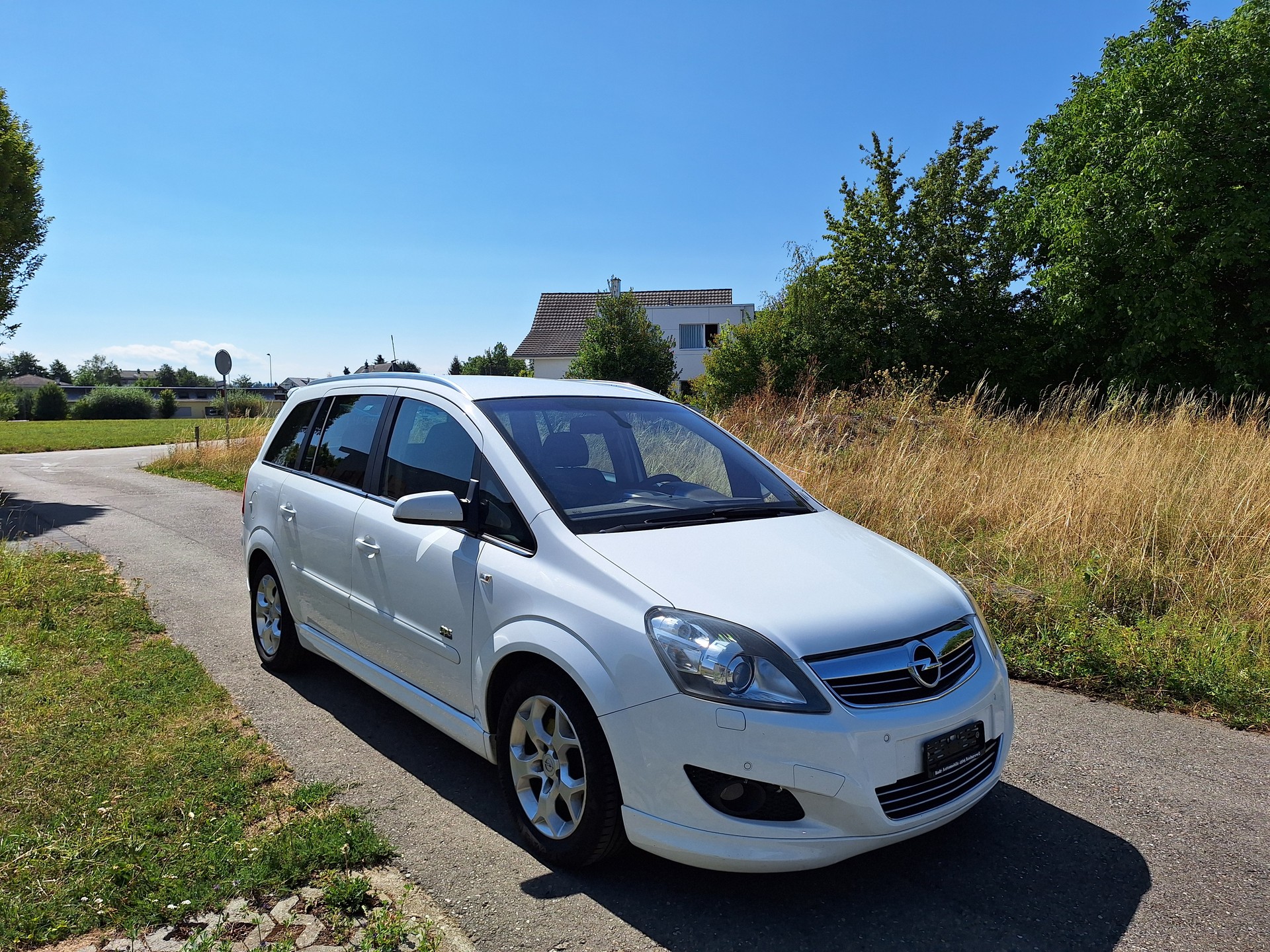 OPEL Zafira 2.2i 16V Edition Automatic-image-0